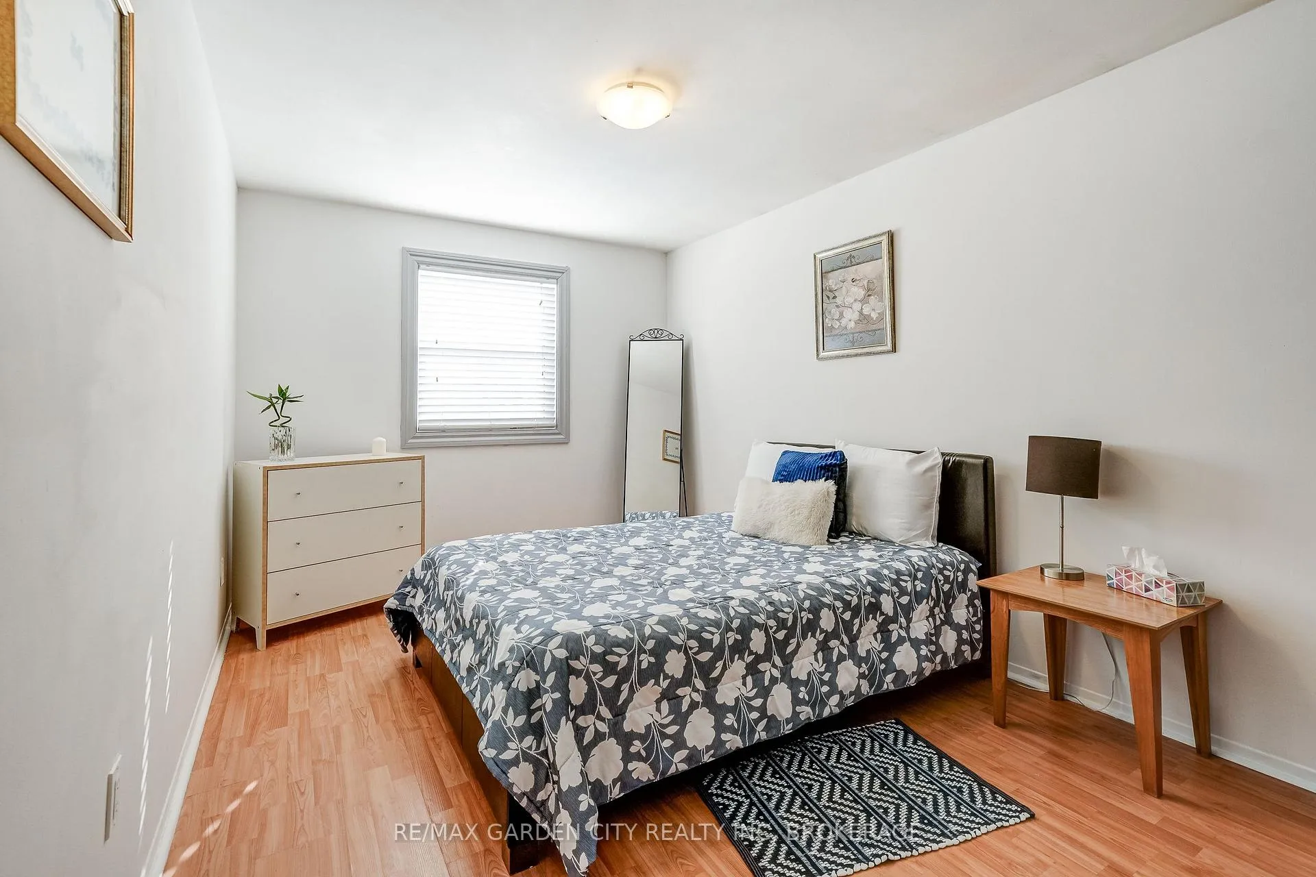 Photo 10 of 3169 Bartholomew Crescent, Mississauga, Meadowvale — HOMEH