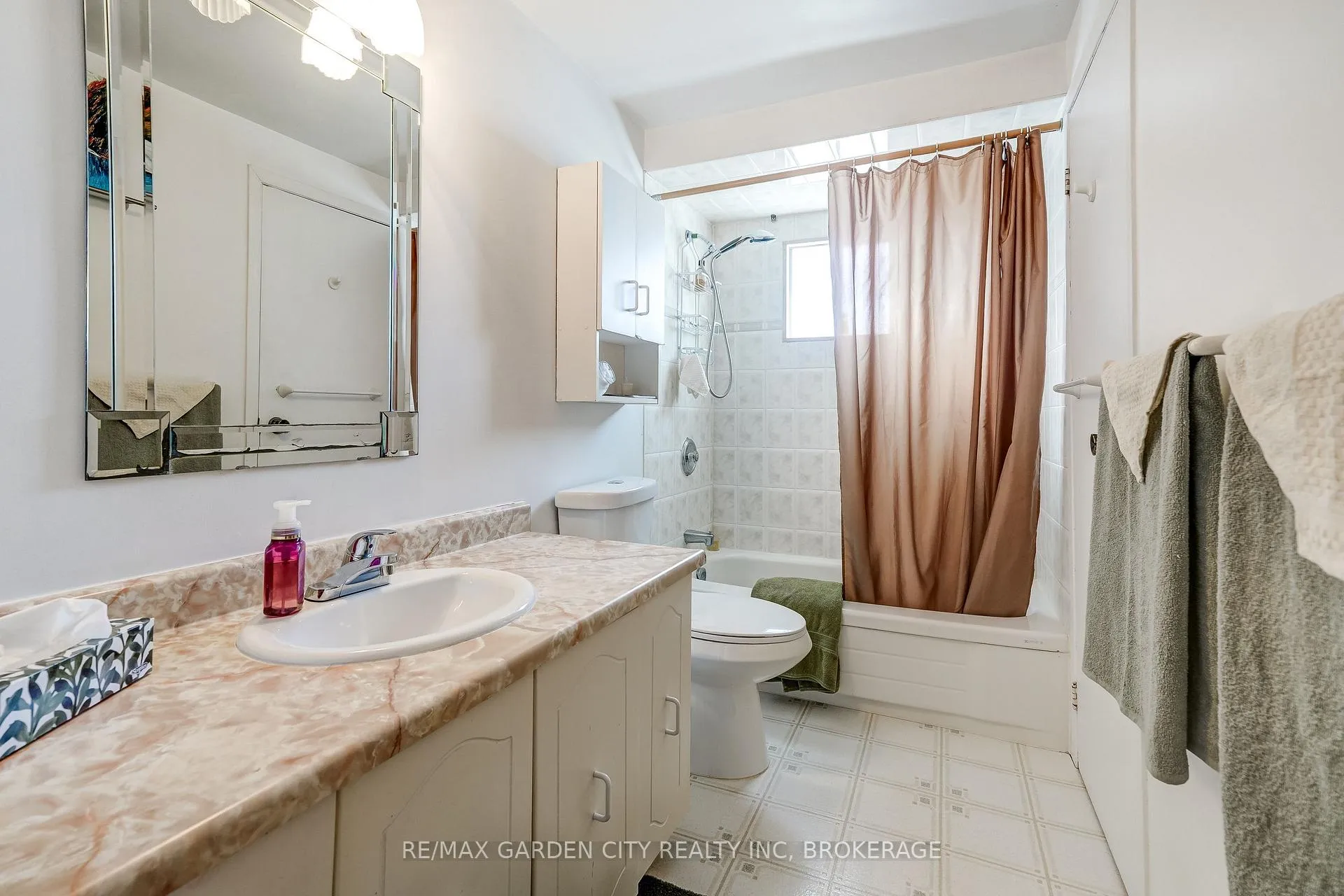 Photo 12 of 3169 Bartholomew Crescent, Mississauga, Meadowvale — HOMEH