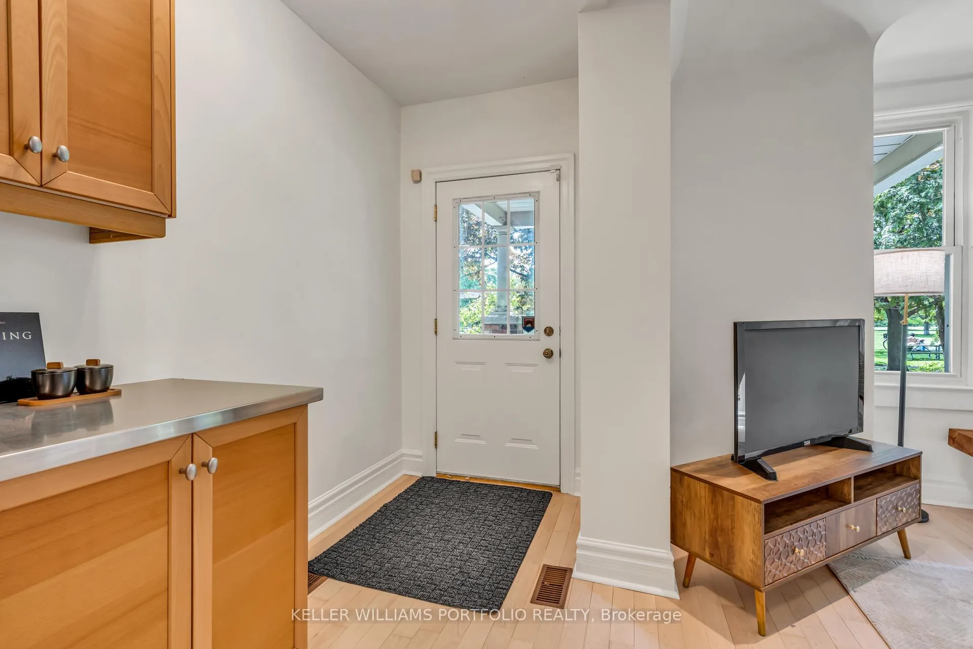 Photo 3 of 79 Gore Vale Avenue, Toronto, Trinity-Bellwoods — HOMEH