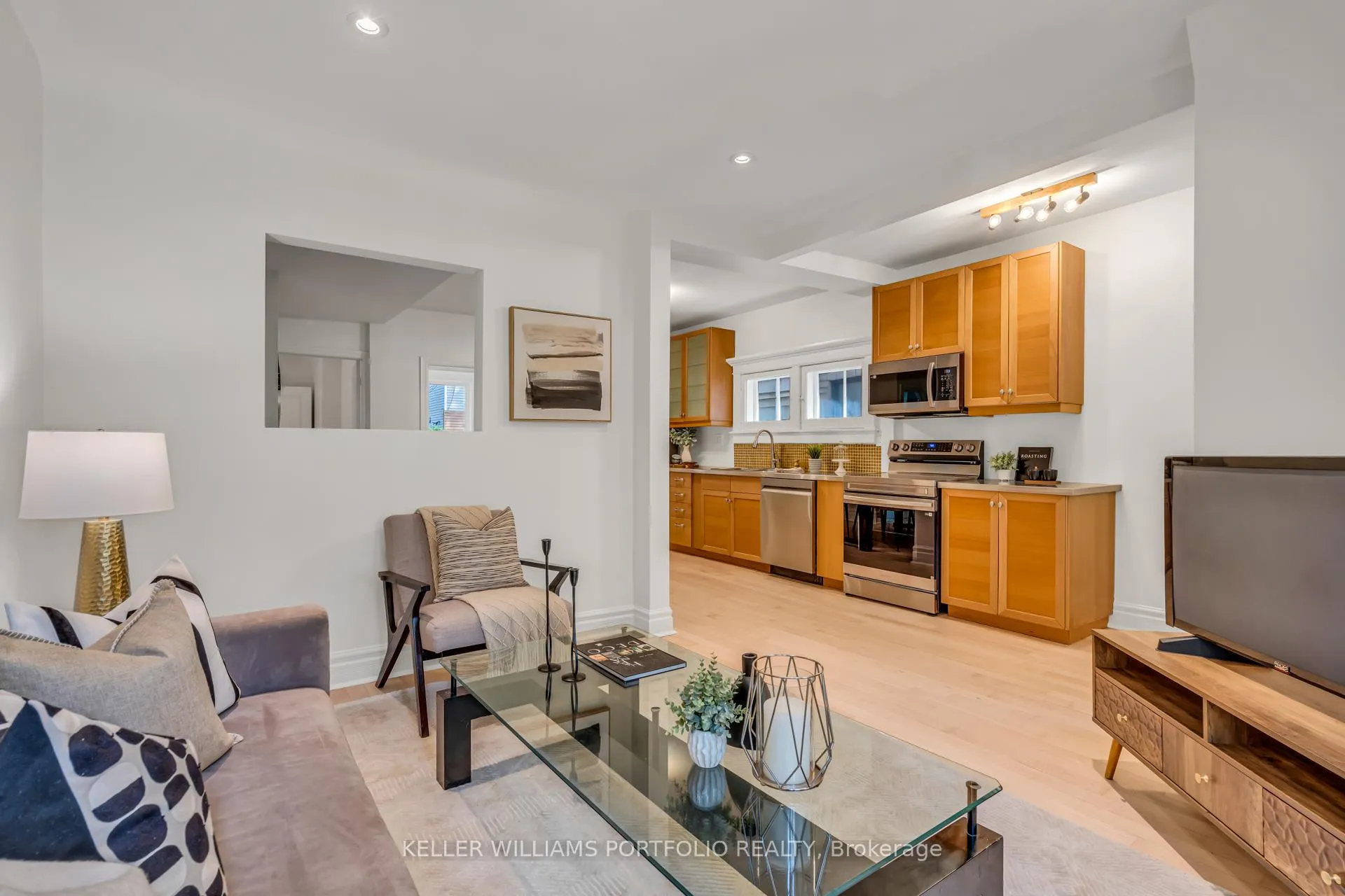 Photo 6 of 79 Gore Vale Avenue, Toronto, Trinity-Bellwoods — HOMEH