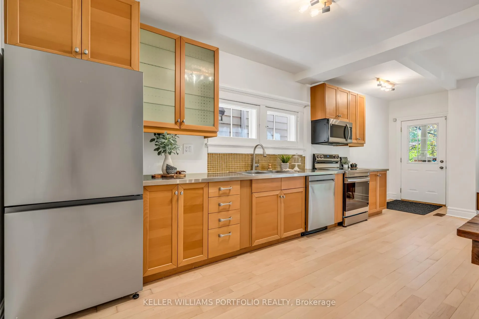 Photo 8 of 79 Gore Vale Avenue, Toronto, Trinity-Bellwoods — HOMEH