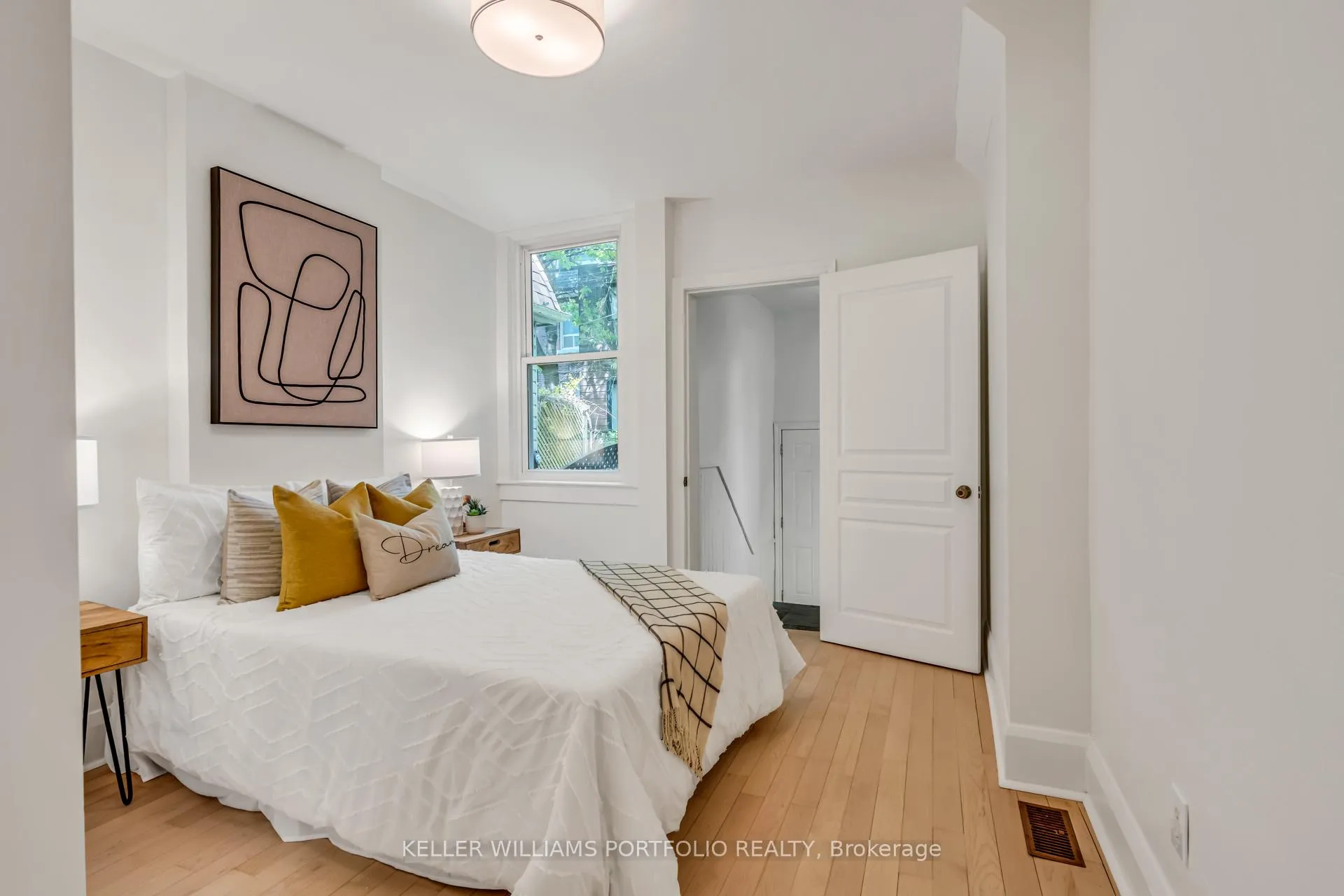 Photo 10 of 79 Gore Vale Avenue, Toronto, Trinity-Bellwoods — HOMEH