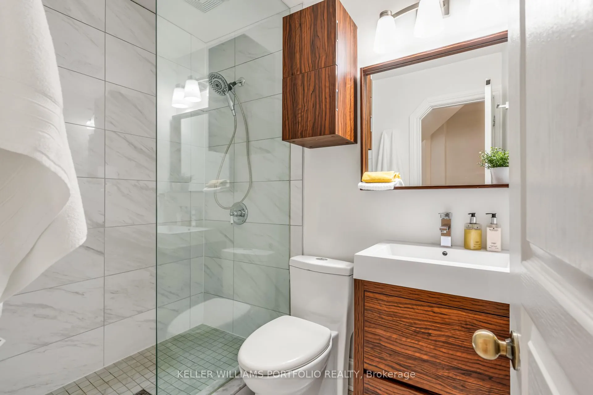 Photo 11 of 79 Gore Vale Avenue, Toronto, Trinity-Bellwoods — HOMEH
