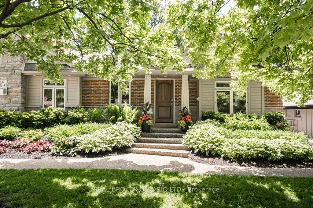 Photo 4 of 64 Miller Drive, Hamilton, Ancaster — HOMEH