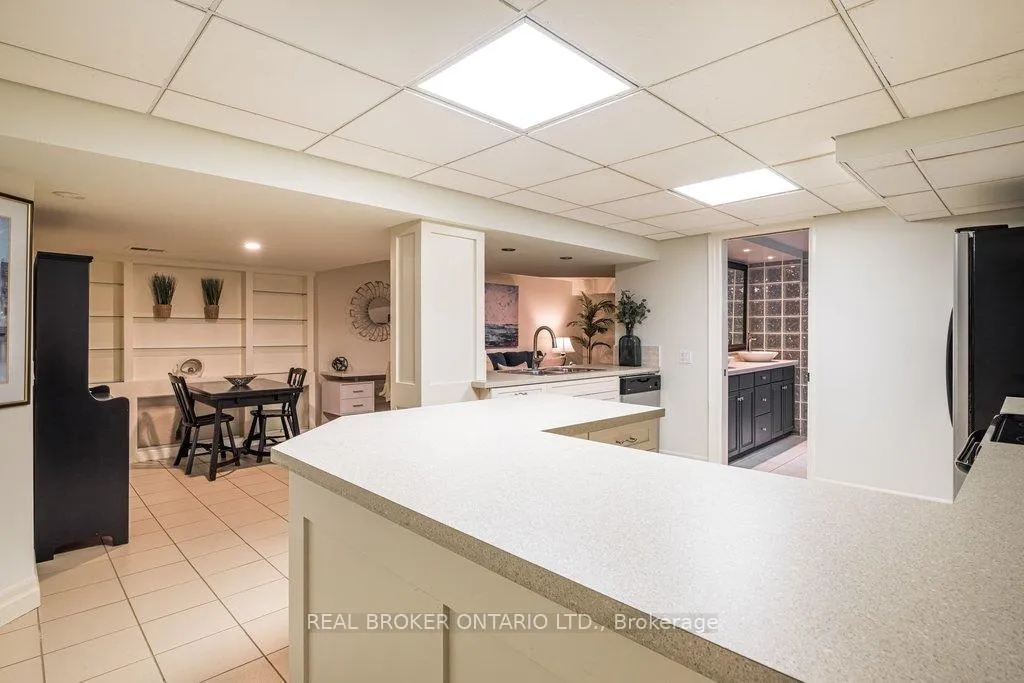 Photo 24 of 64 Miller Drive, Hamilton, Ancaster — HOMEH
