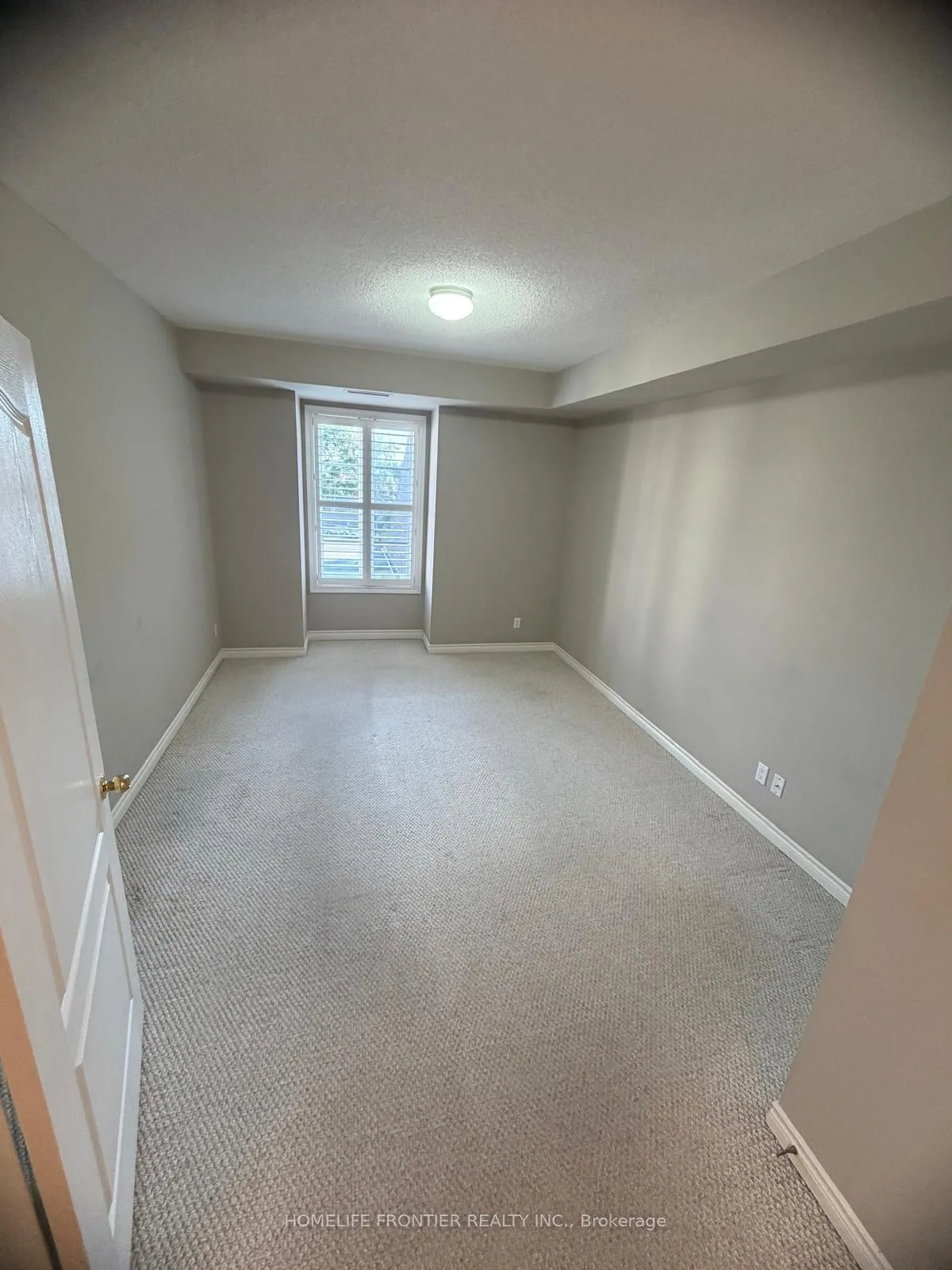 Photo 9 of Unit 402, 3351 Cawthra Road, Mississauga, Applewood — HOMEH