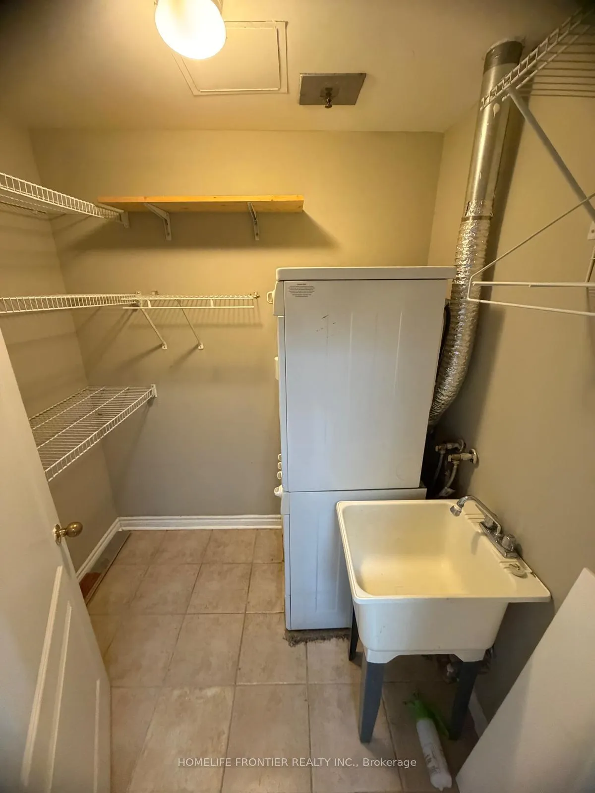 Photo 12 of Unit 402, 3351 Cawthra Road, Mississauga, Applewood — HOMEH