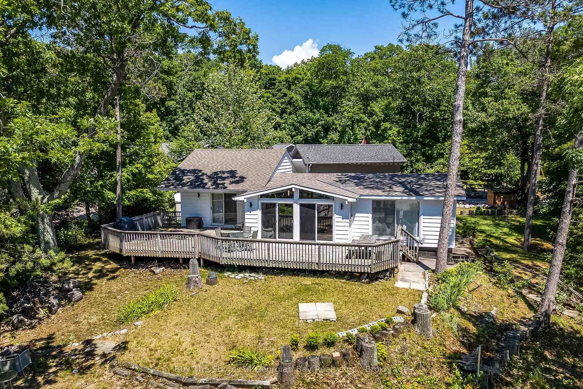Photo 1 of 8 Nassau Court, Tiny, Rural Tiny — HOMEH