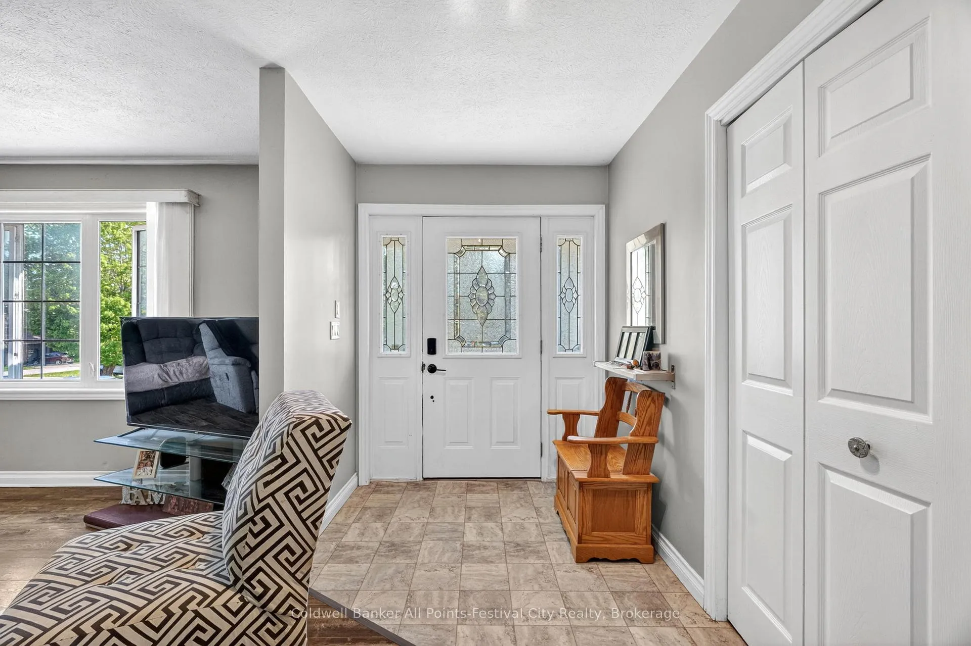 Photo 5 of 695 Hamilton Street, Huron-Kinloss, Lucknow — HOMEH