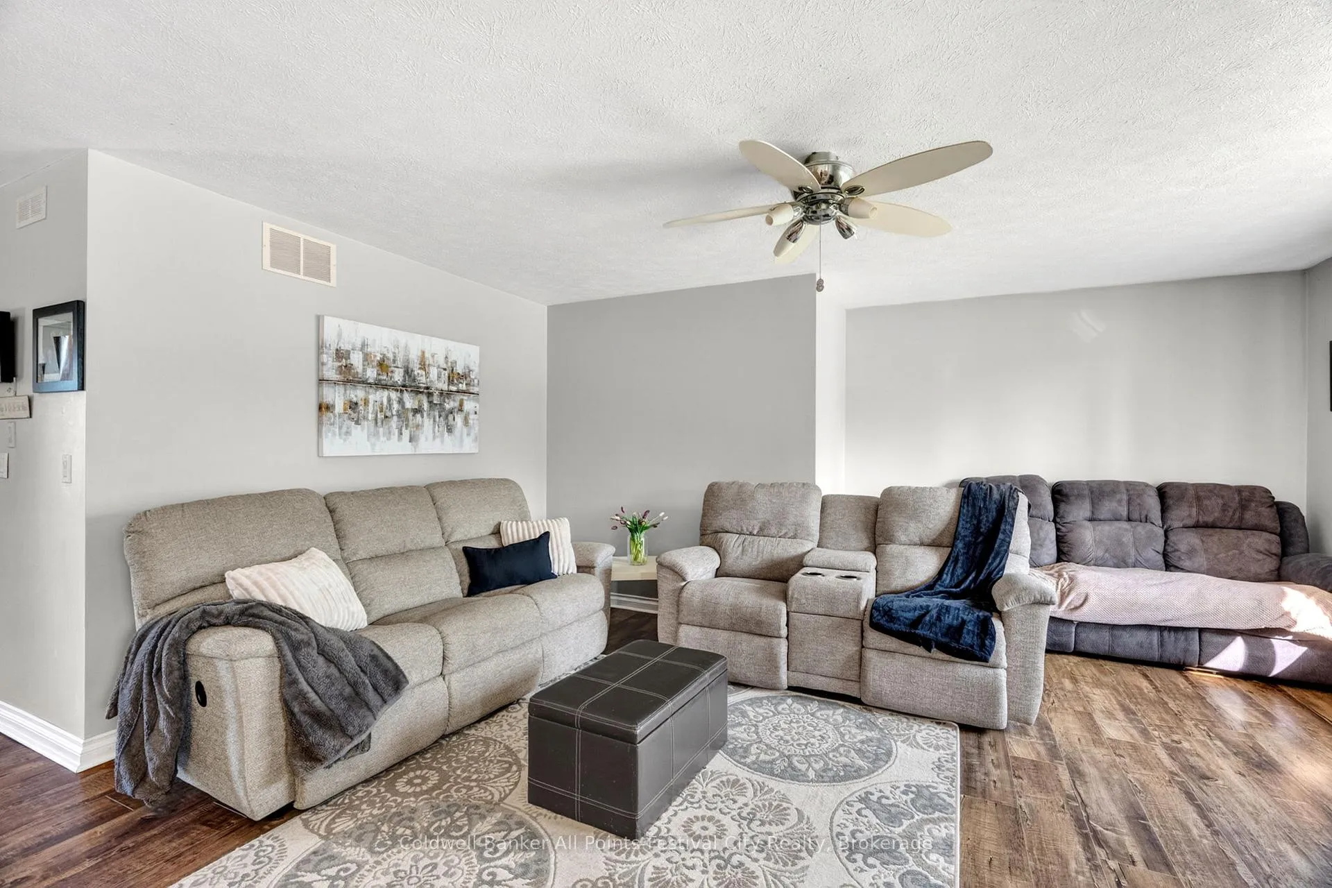 Photo 8 of 695 Hamilton Street, Huron-Kinloss, Lucknow — HOMEH