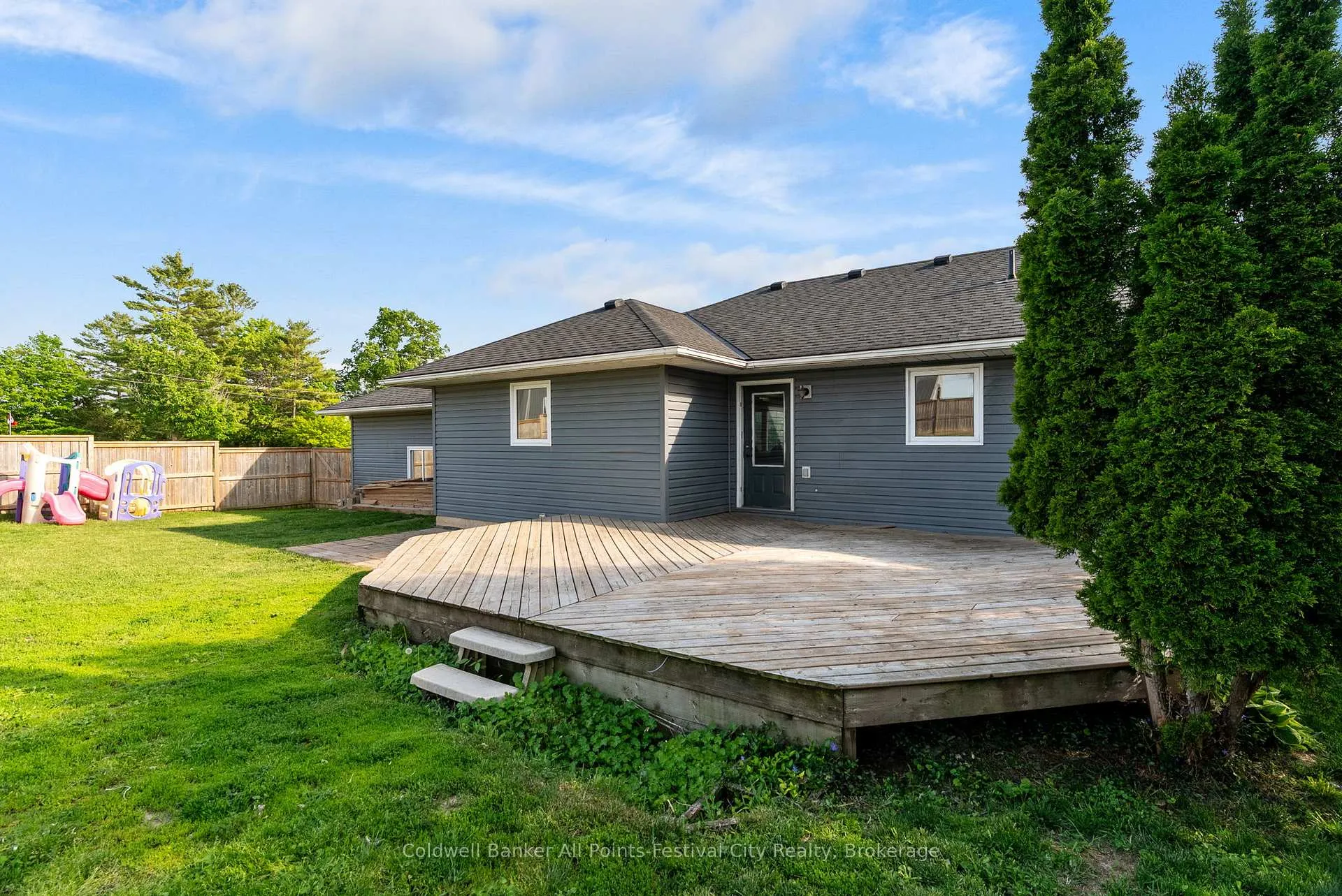 Photo 42 of 695 Hamilton Street, Huron-Kinloss, Lucknow — HOMEH