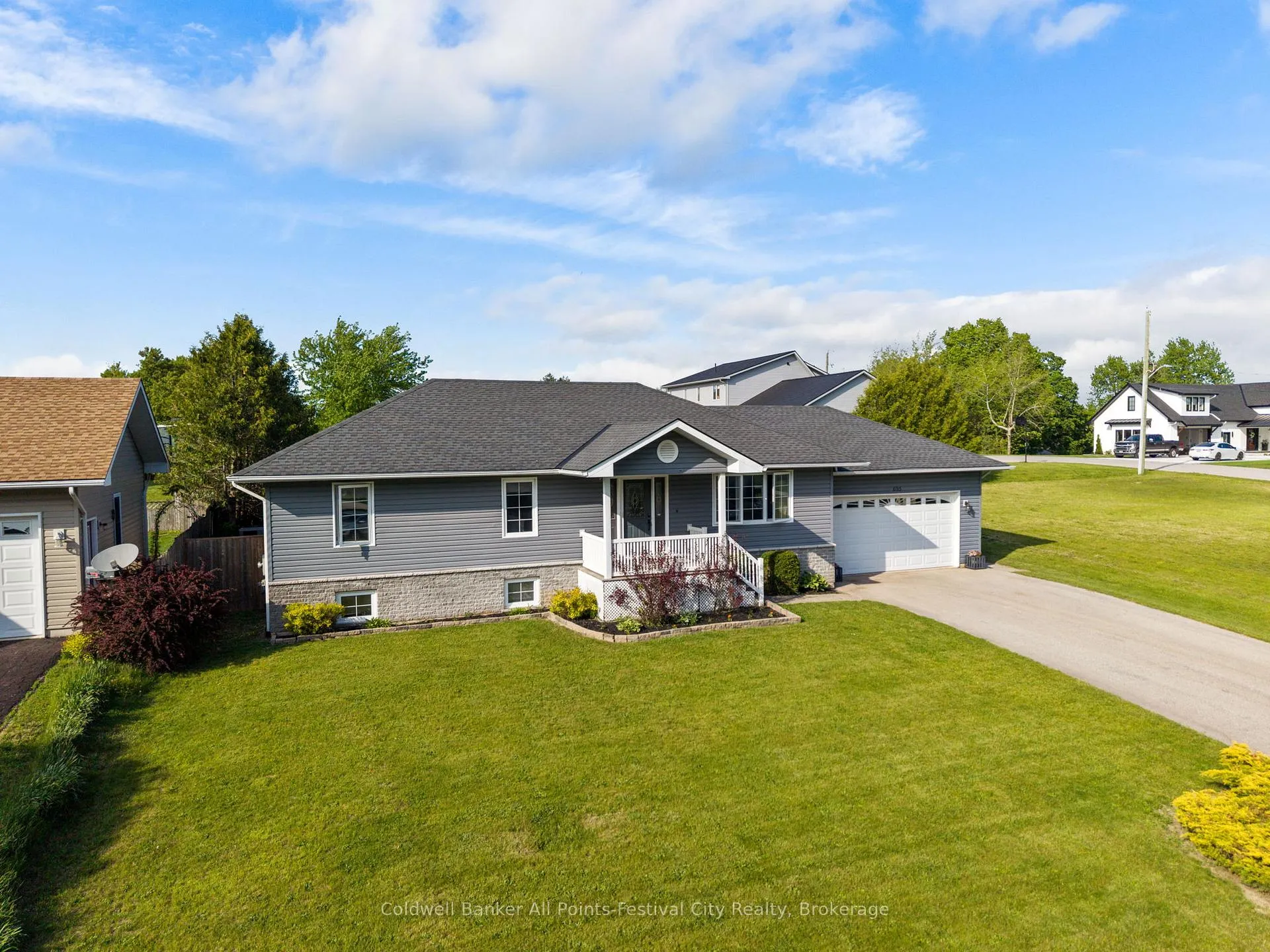 Photo 48 of 695 Hamilton Street, Huron-Kinloss, Lucknow — HOMEH