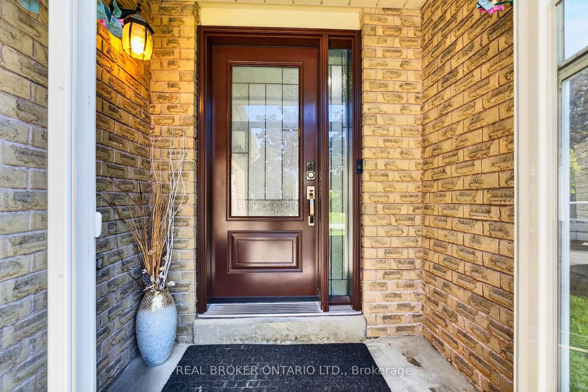 Photo 5 of 1523 Bentley Lane, Pickering, Brock Ridge — HOMEH