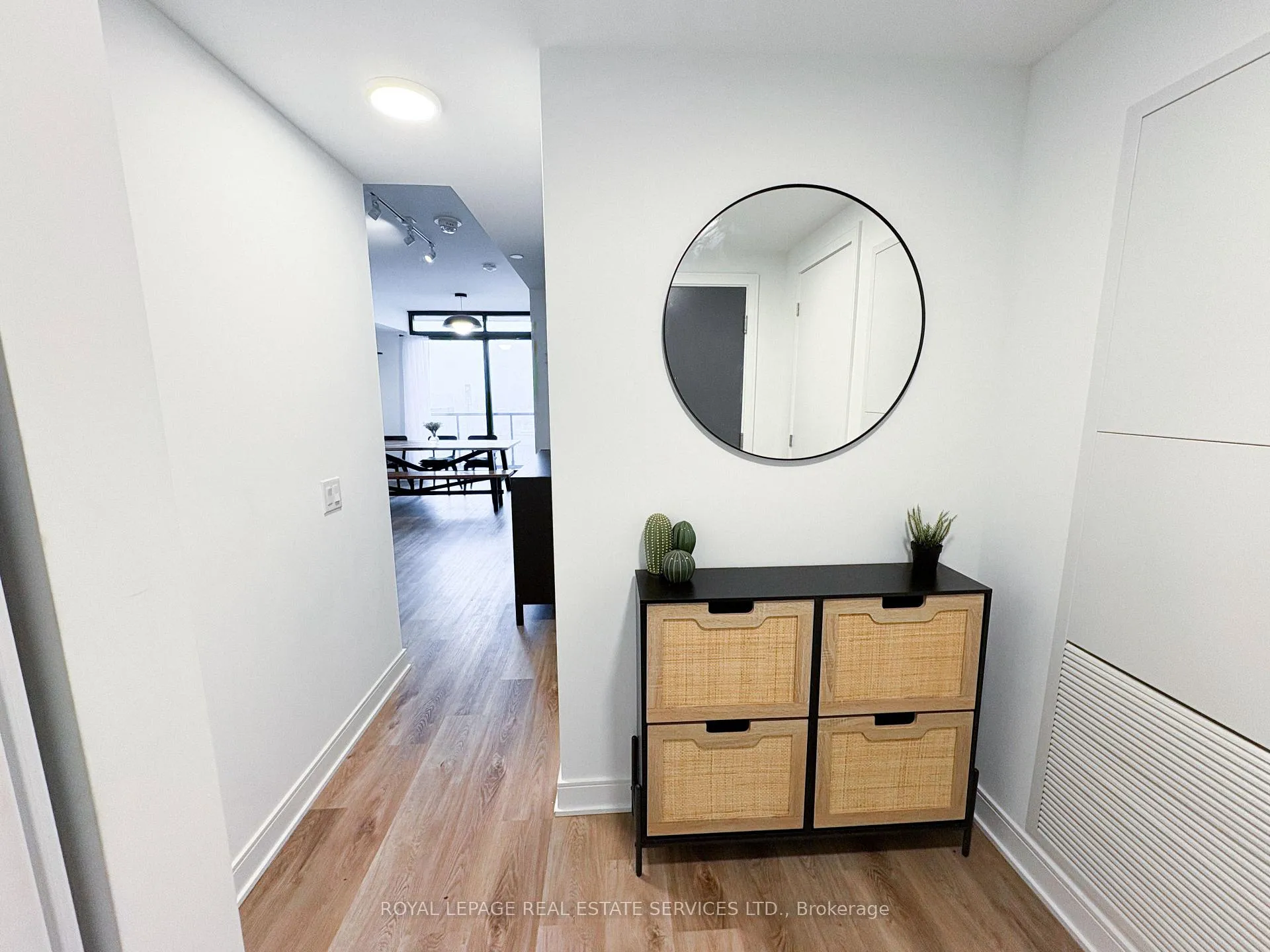 Photo 4 of Unit 1312, 86 Dundas Street E, Mississauga, Cooksville — HOMEH