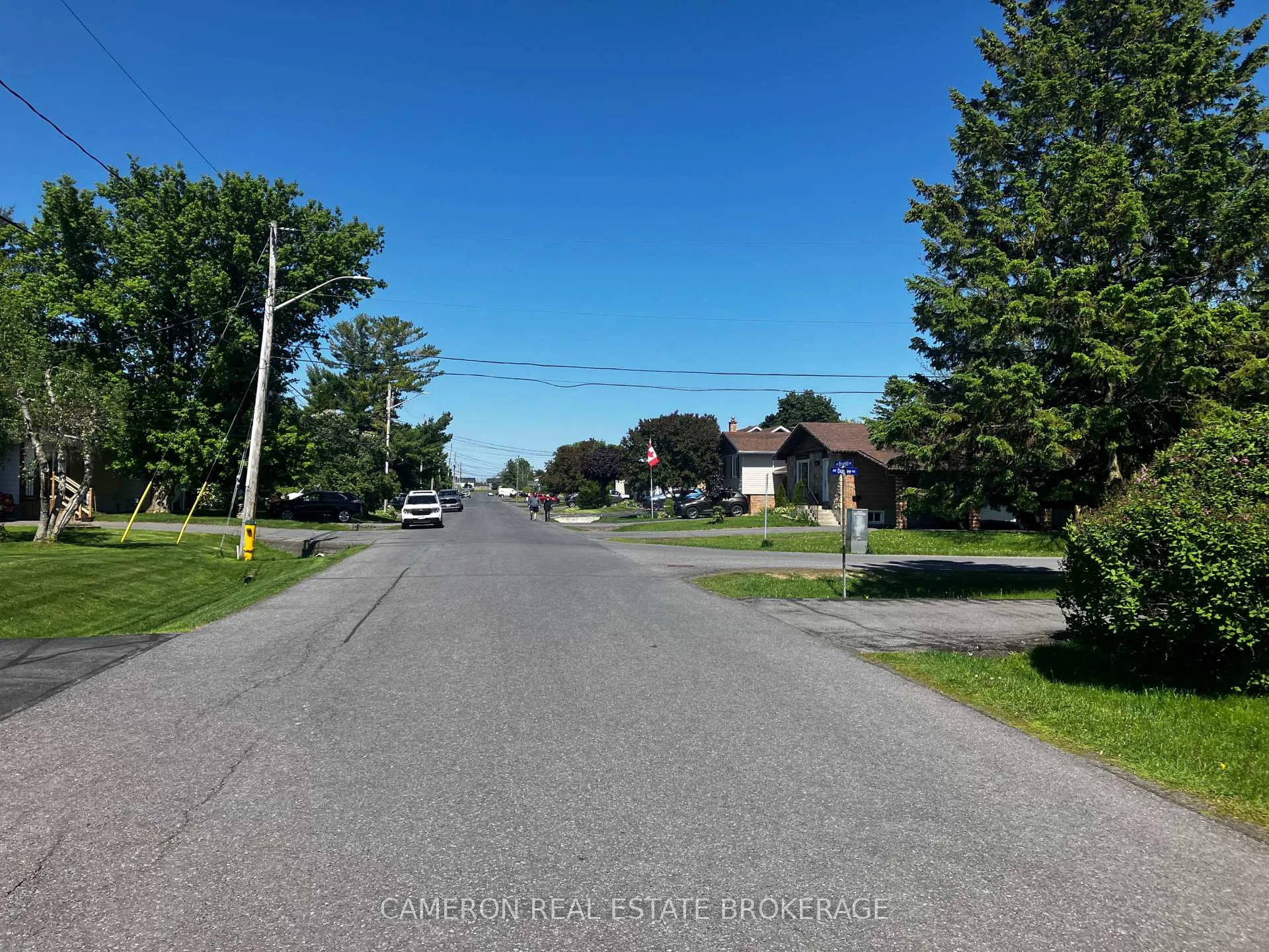 Photo 2 of 872 Briarhill Avenue, Cornwall — HOMEH