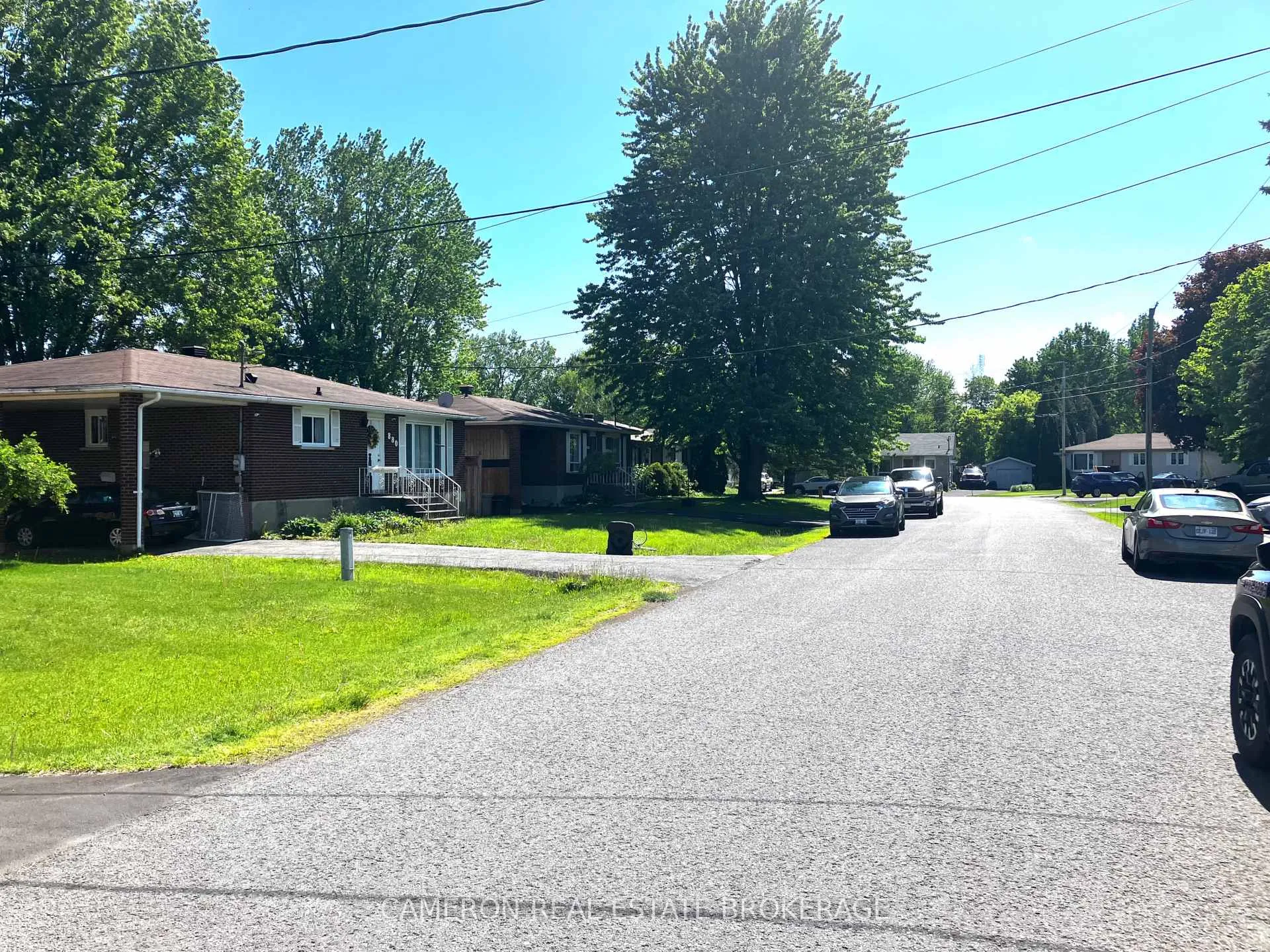 Photo 3 of 872 Briarhill Avenue, Cornwall — HOMEH