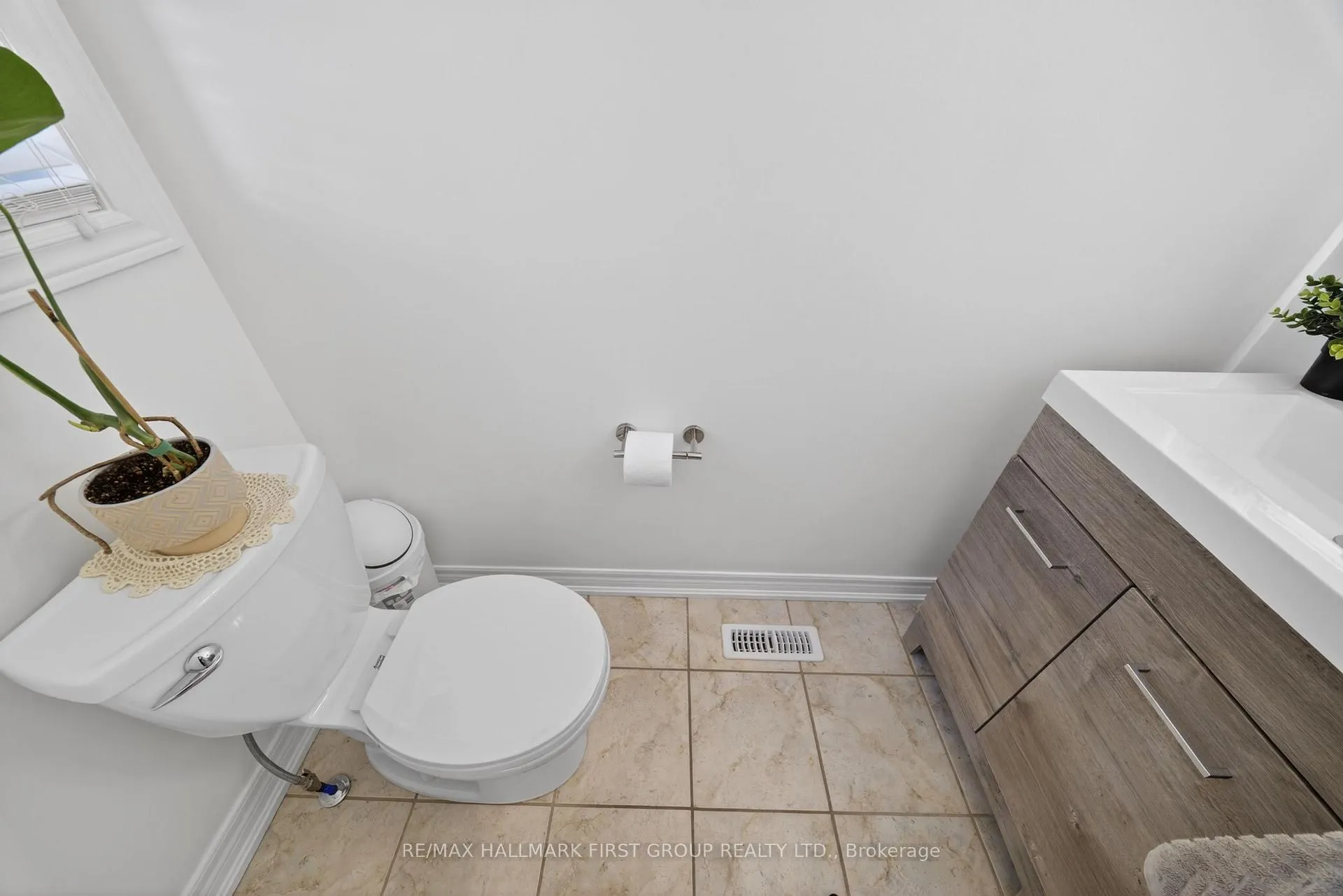 Photo 36 of 61 Vanguard Drive, Whitby, Brooklin — HOMEH