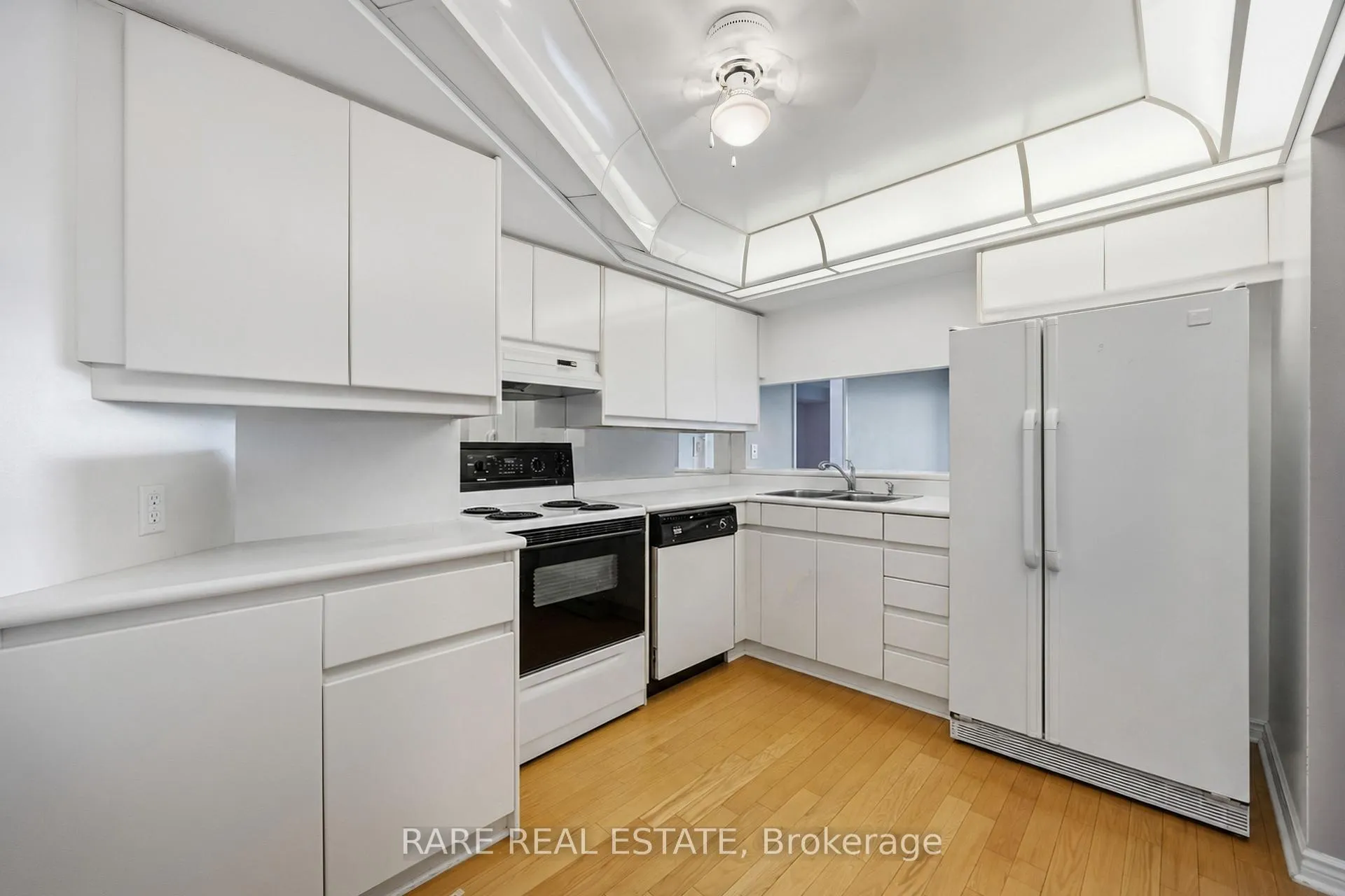 Photo 11 of Unit 412, 7300 Yonge Street, Vaughan, Crestwood-Springfarm-Yorkhill — HOMEH