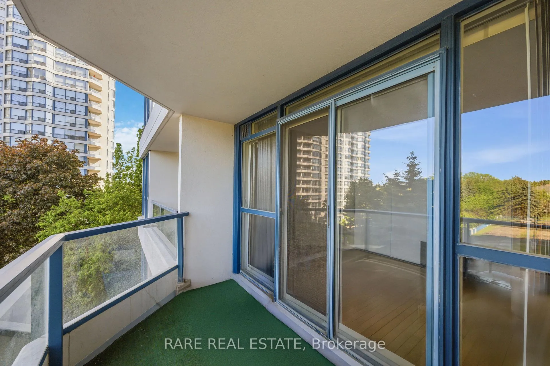 Photo 15 of Unit 412, 7300 Yonge Street, Vaughan, Crestwood-Springfarm-Yorkhill — HOMEH