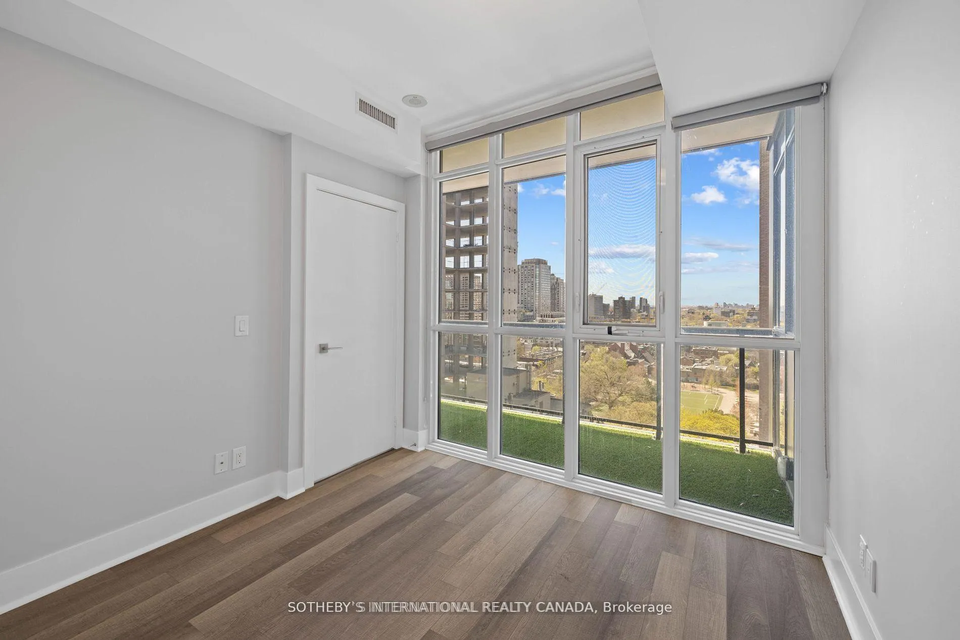 Photo 13 of Unit 1508, 32 Davenport Road, Toronto, The Annex — HOMEH