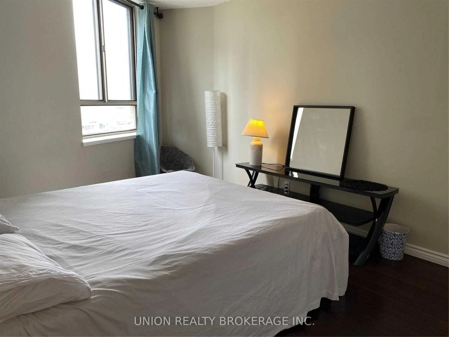 Photo 8 of Unit 707, 260 Queens Quay W, Toronto, Waterfront Communities — HOMEH