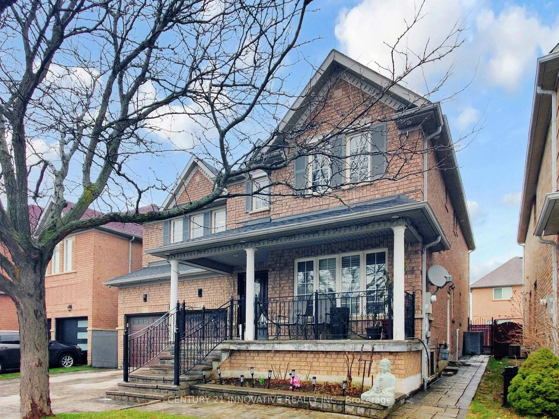 Photo 2 of 9 Heatherdale Drive, Brampton, Fletcher's Meadow — HOMEH