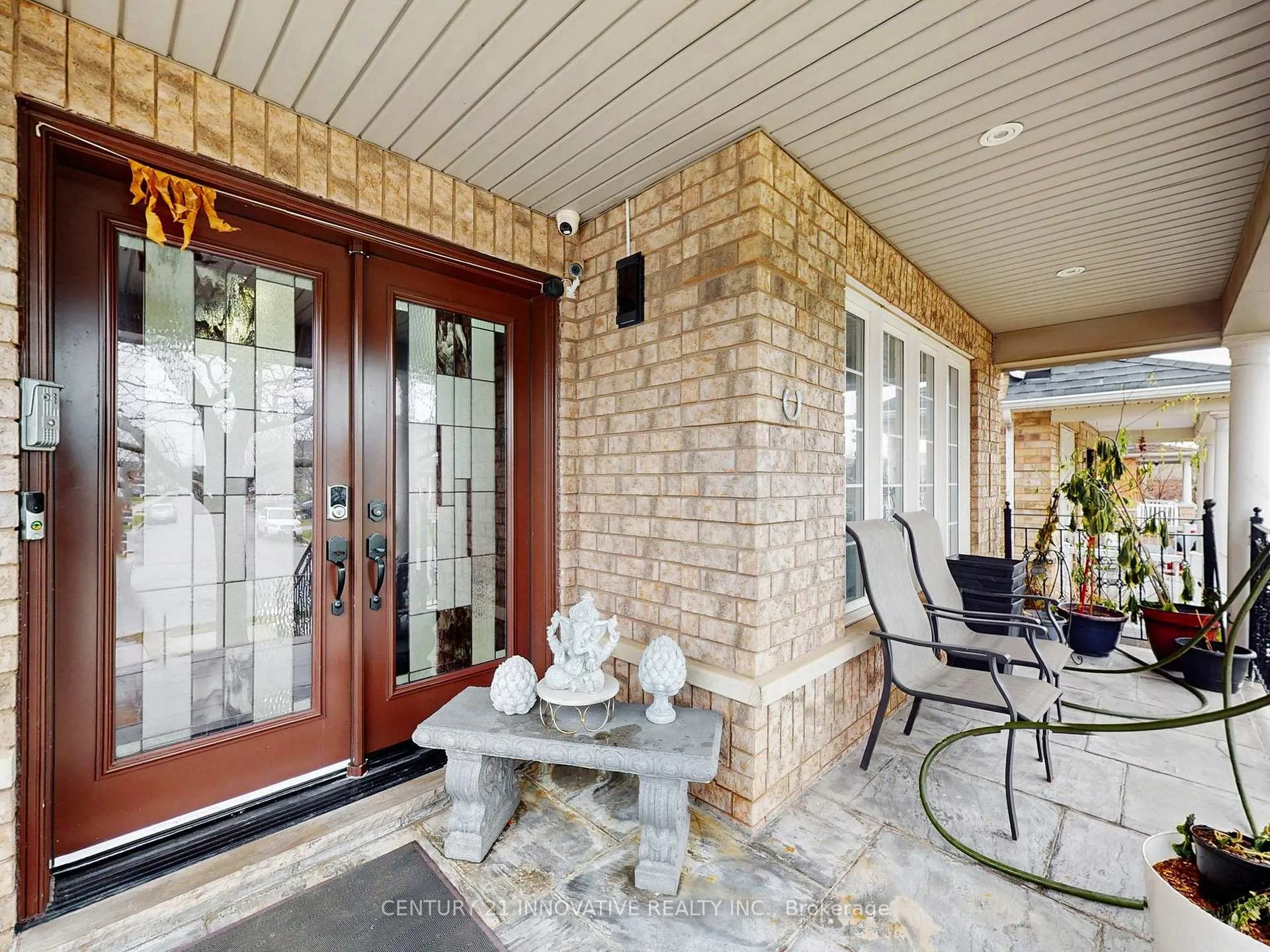 Photo 3 of 9 Heatherdale Drive, Brampton, Fletcher's Meadow — HOMEH