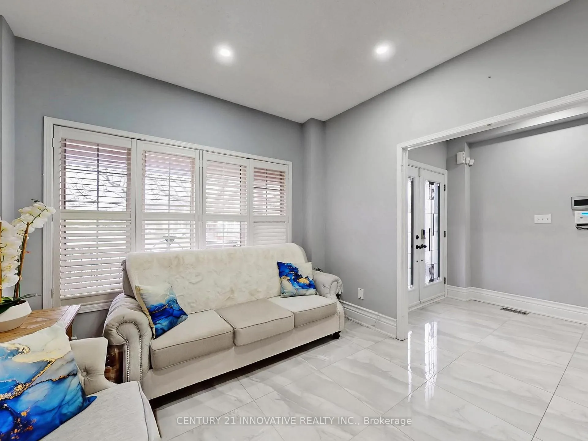Photo 5 of 9 Heatherdale Drive, Brampton, Fletcher's Meadow — HOMEH