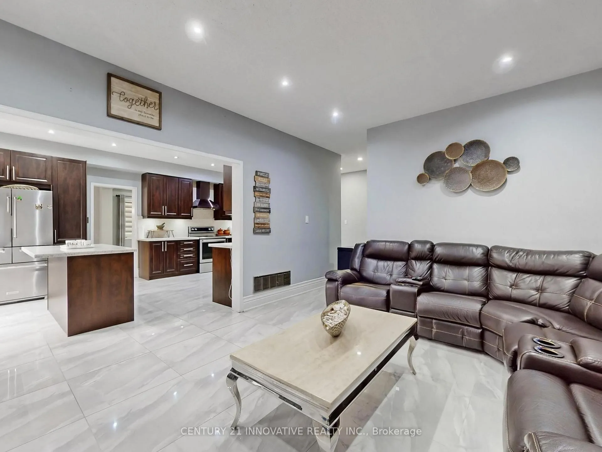 Photo 11 of 9 Heatherdale Drive, Brampton, Fletcher's Meadow — HOMEH