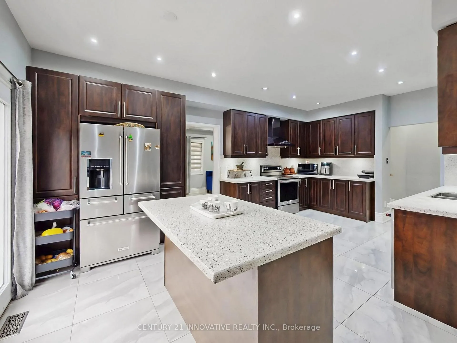 Photo 12 of 9 Heatherdale Drive, Brampton, Fletcher's Meadow — HOMEH