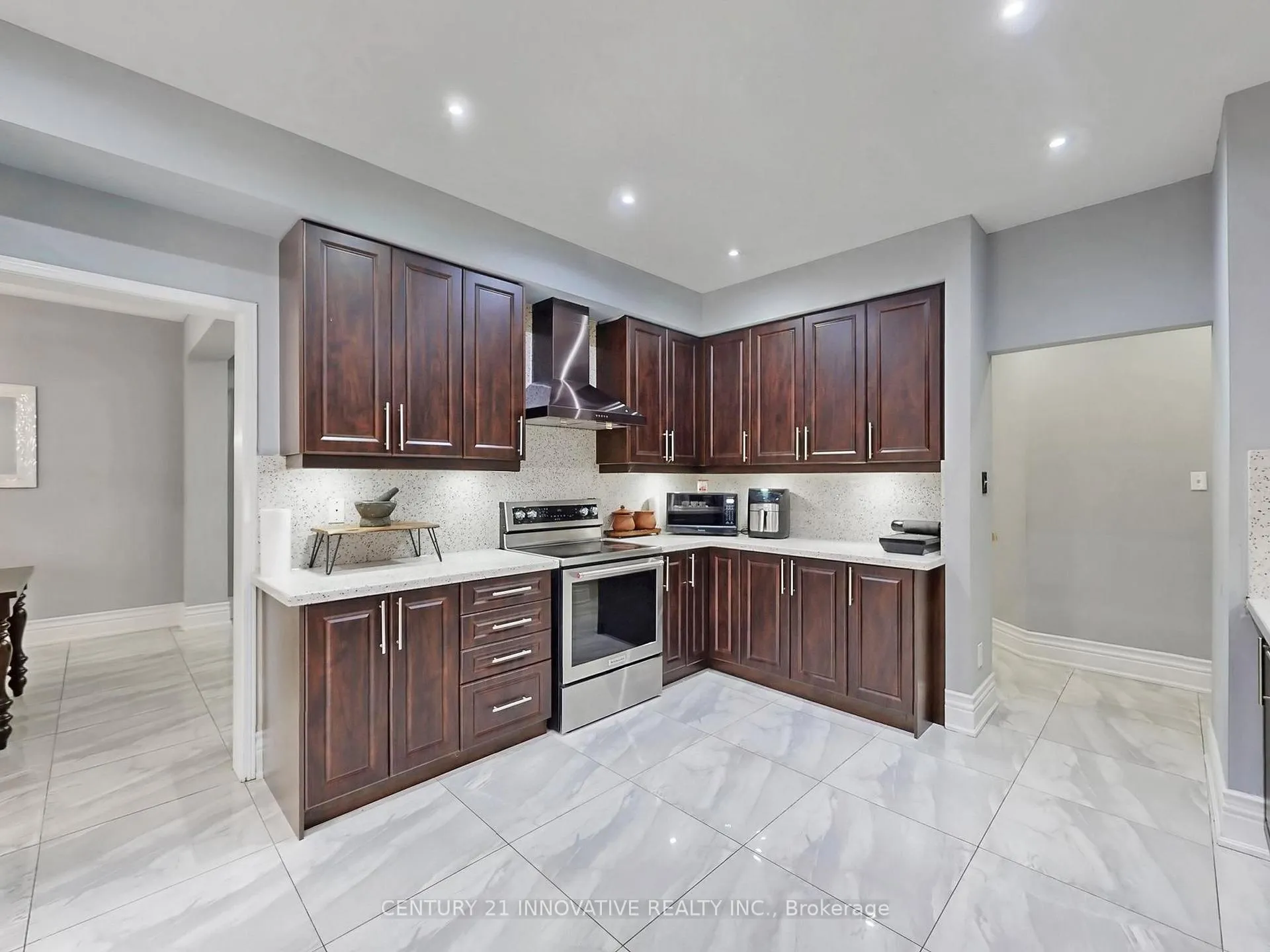 Photo 14 of 9 Heatherdale Drive, Brampton, Fletcher's Meadow — HOMEH