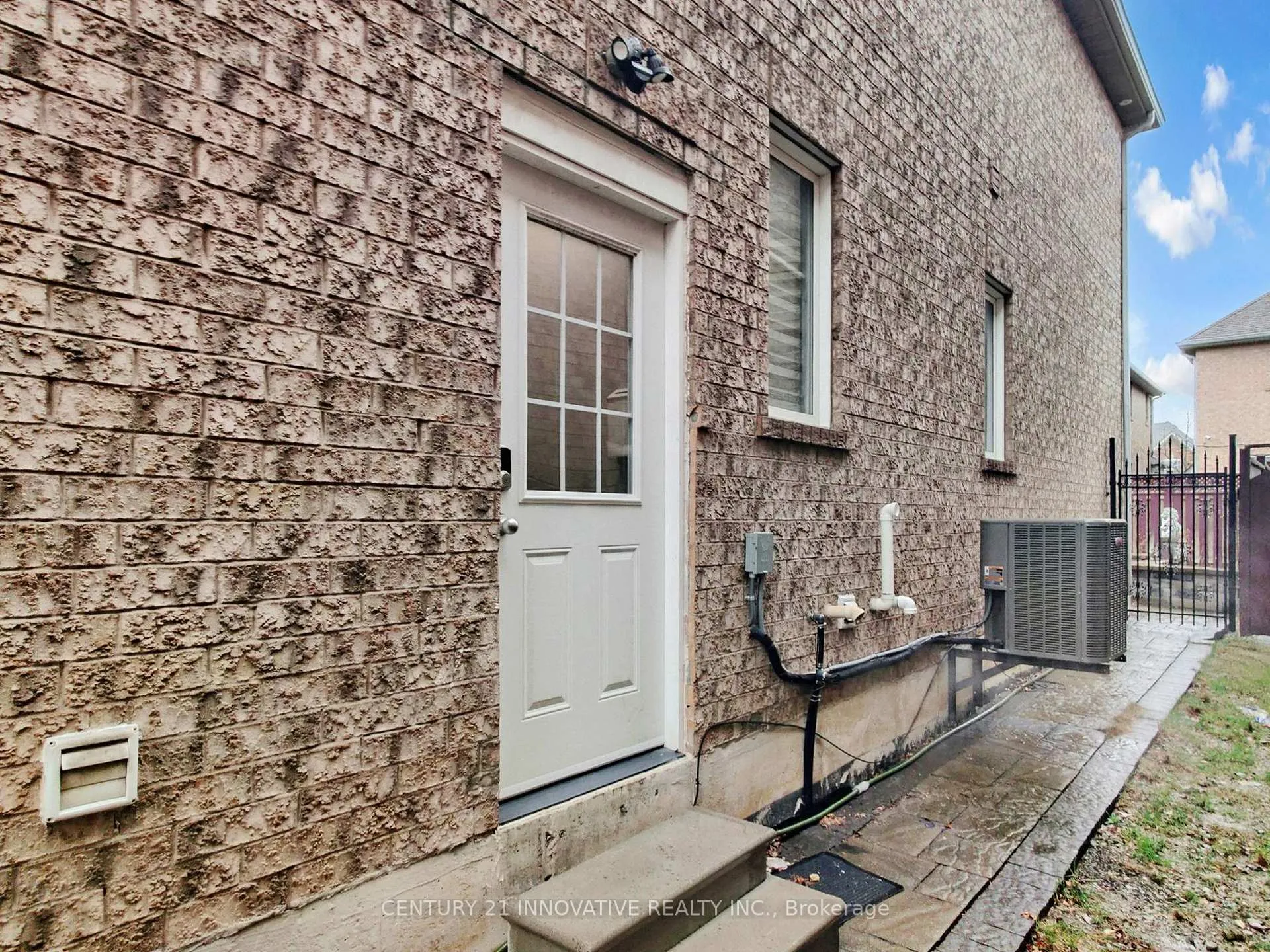 Photo 48 of 9 Heatherdale Drive, Brampton, Fletcher's Meadow — HOMEH