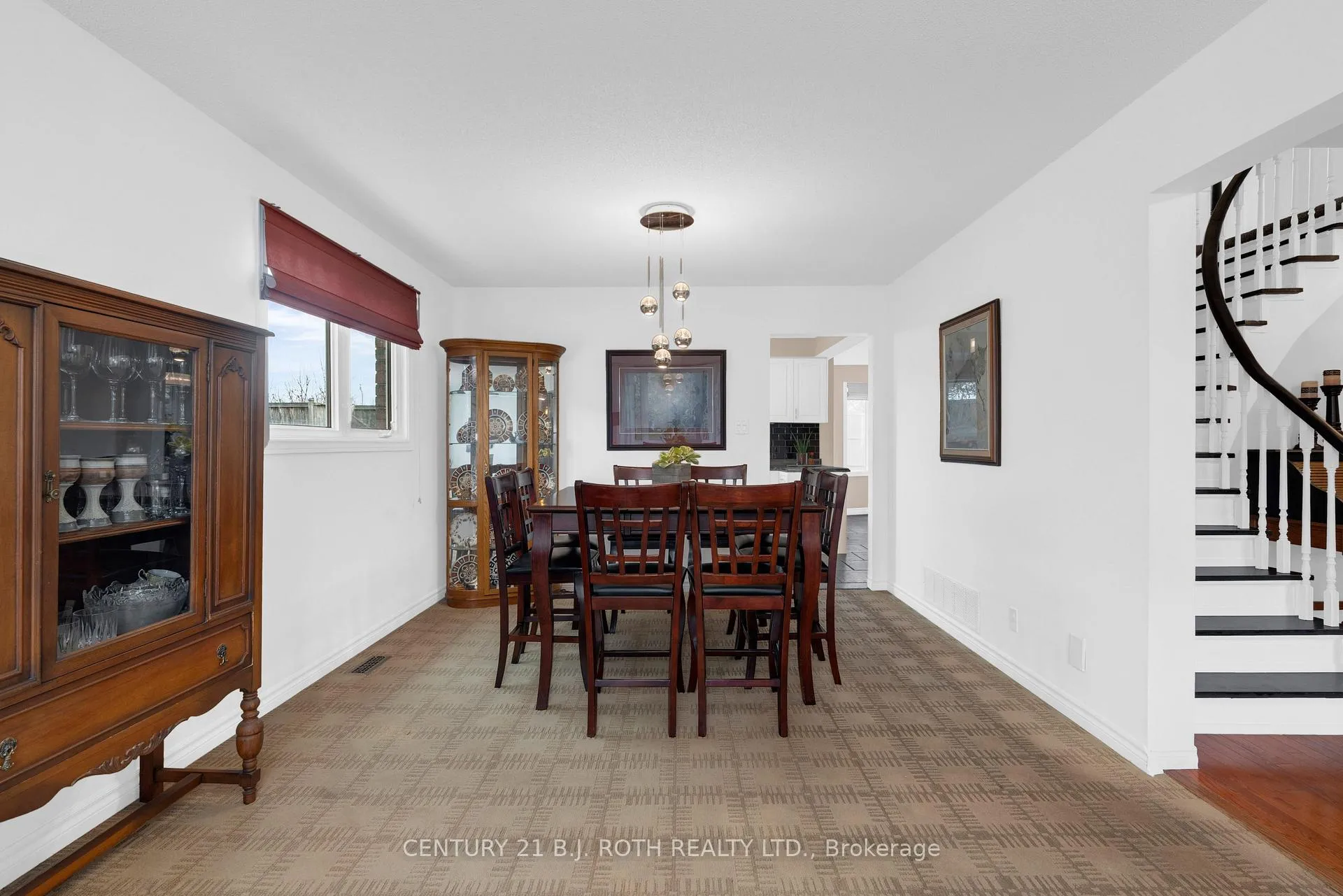 Photo 10 of 37 Laurentian Lane, Orillia — HOMEH