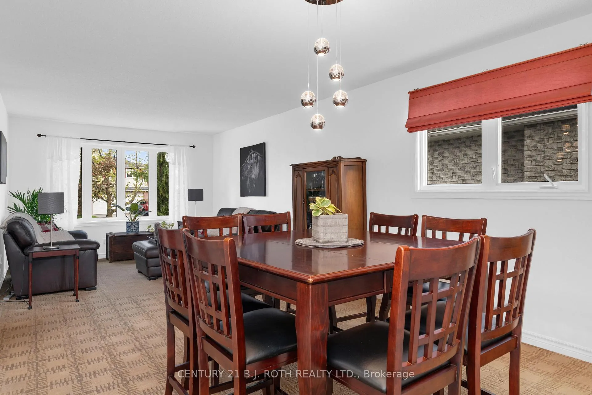 Photo 11 of 37 Laurentian Lane, Orillia — HOMEH