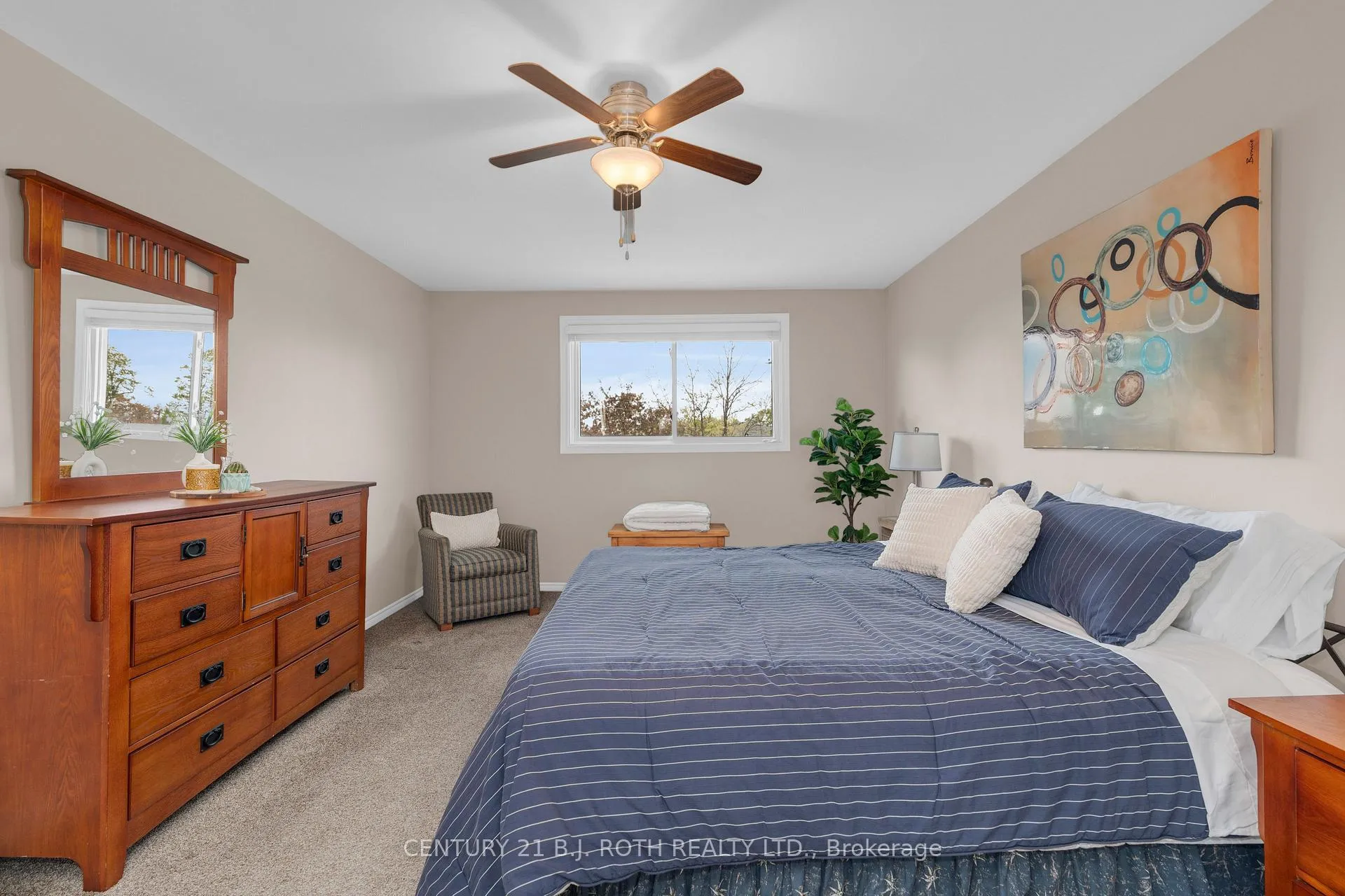 Photo 25 of 37 Laurentian Lane, Orillia — HOMEH