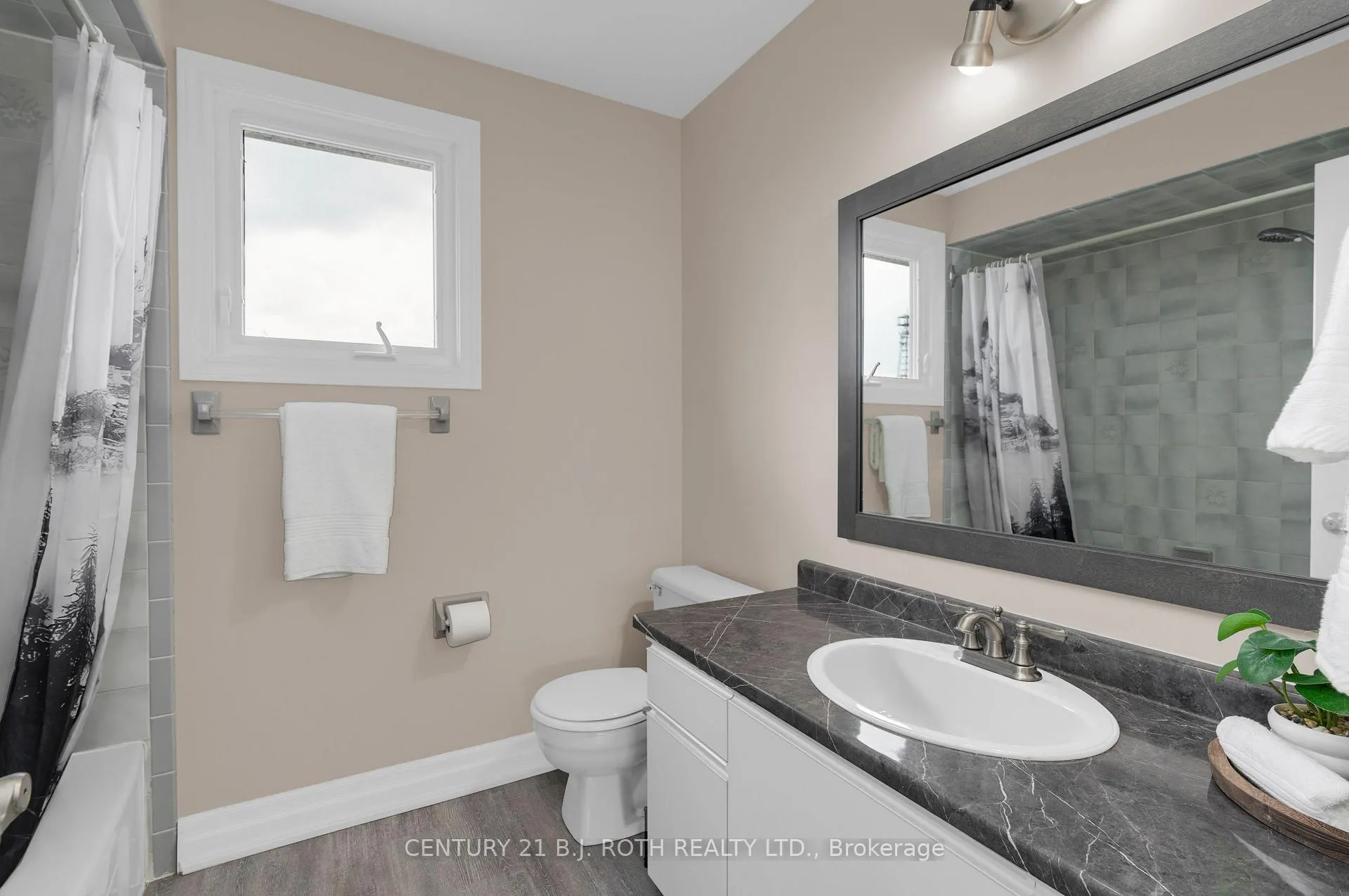 Photo 27 of 37 Laurentian Lane, Orillia — HOMEH