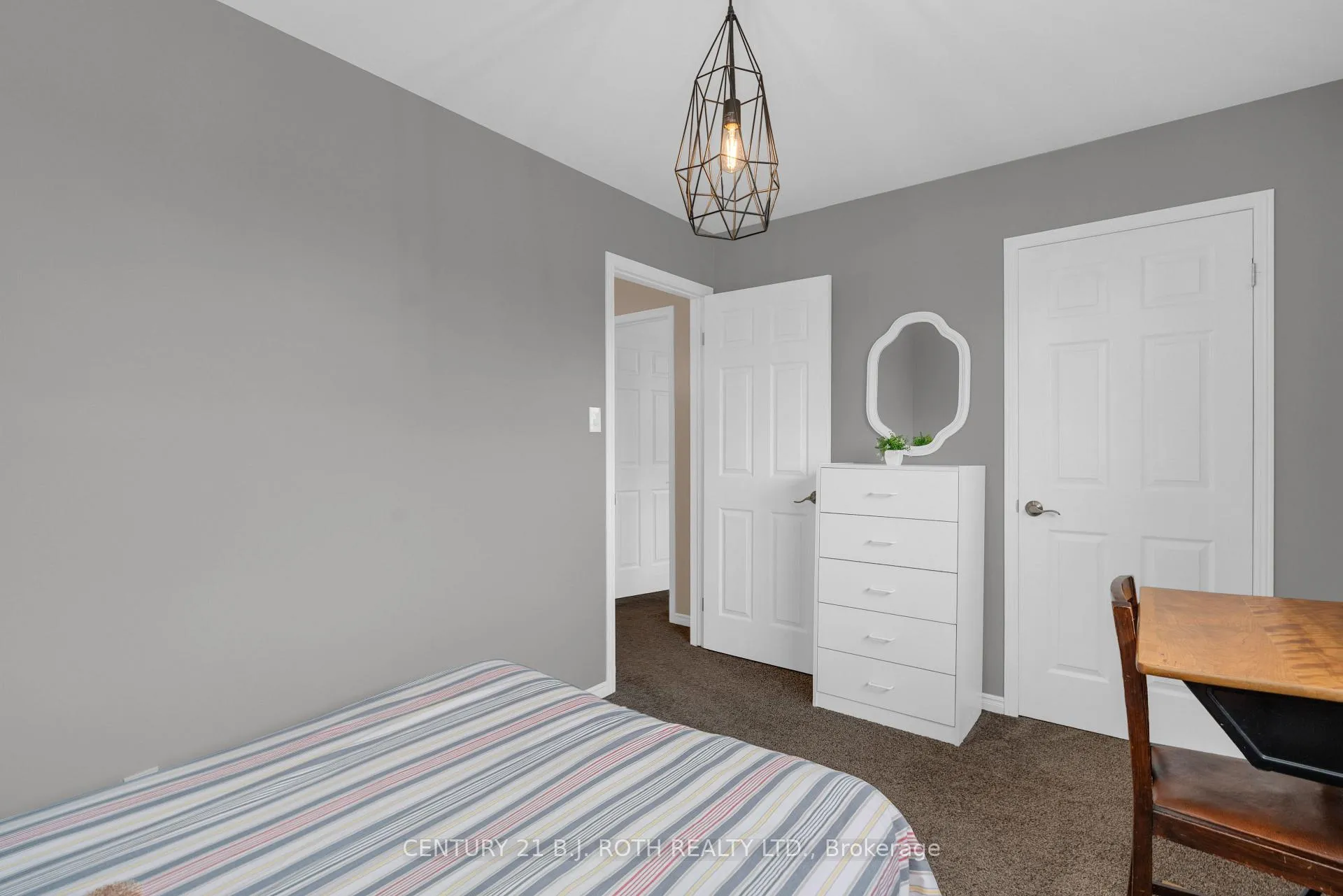 Photo 29 of 37 Laurentian Lane, Orillia — HOMEH