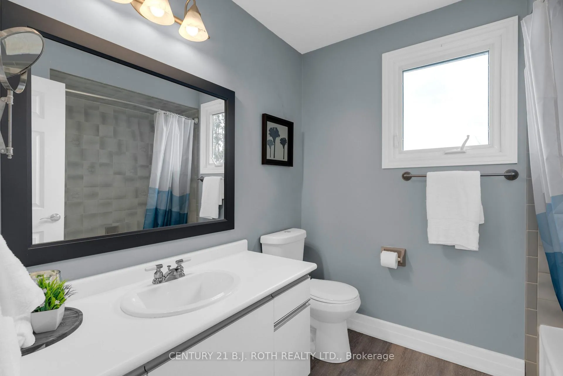 Photo 30 of 37 Laurentian Lane, Orillia — HOMEH