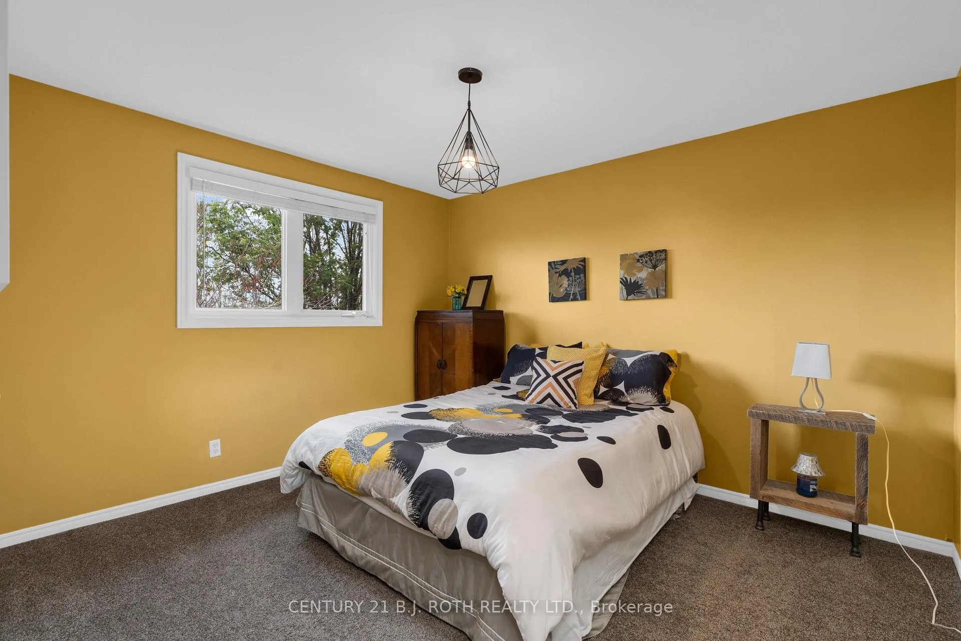 Photo 32 of 37 Laurentian Lane, Orillia — HOMEH