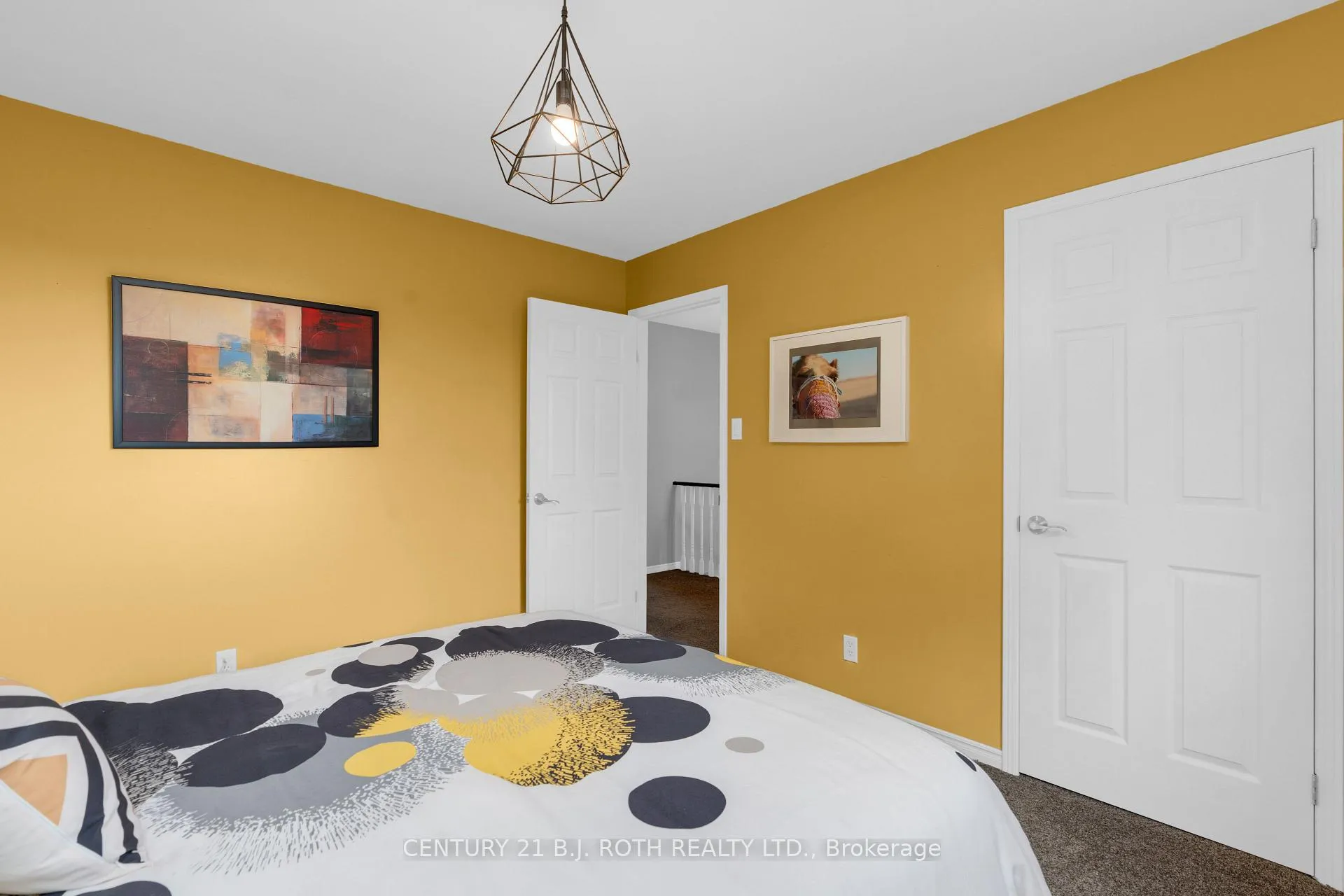 Photo 33 of 37 Laurentian Lane, Orillia — HOMEH