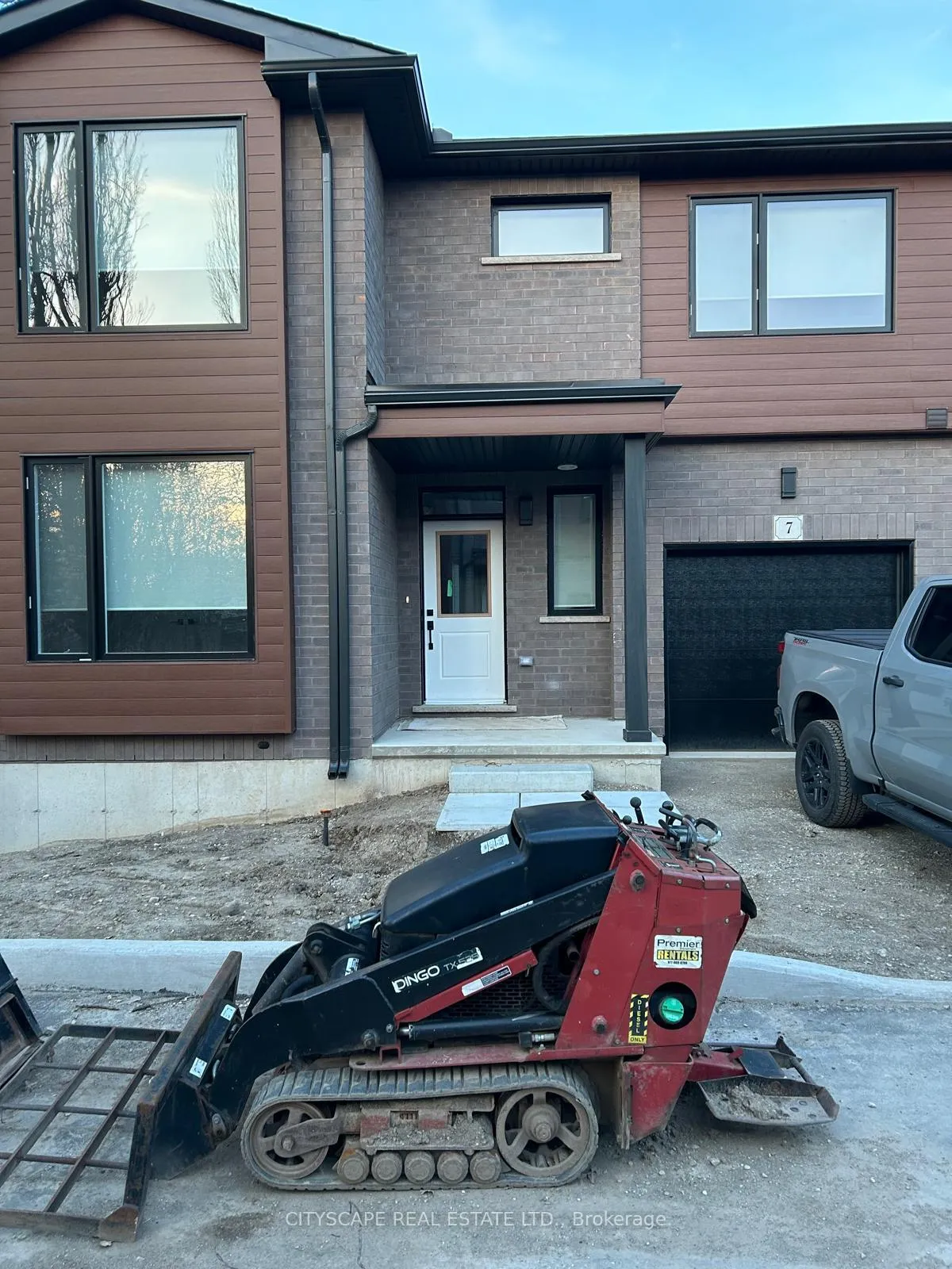 Photo 10 of Unit 7, 264 Blair Road W, Cambridge — HOMEH