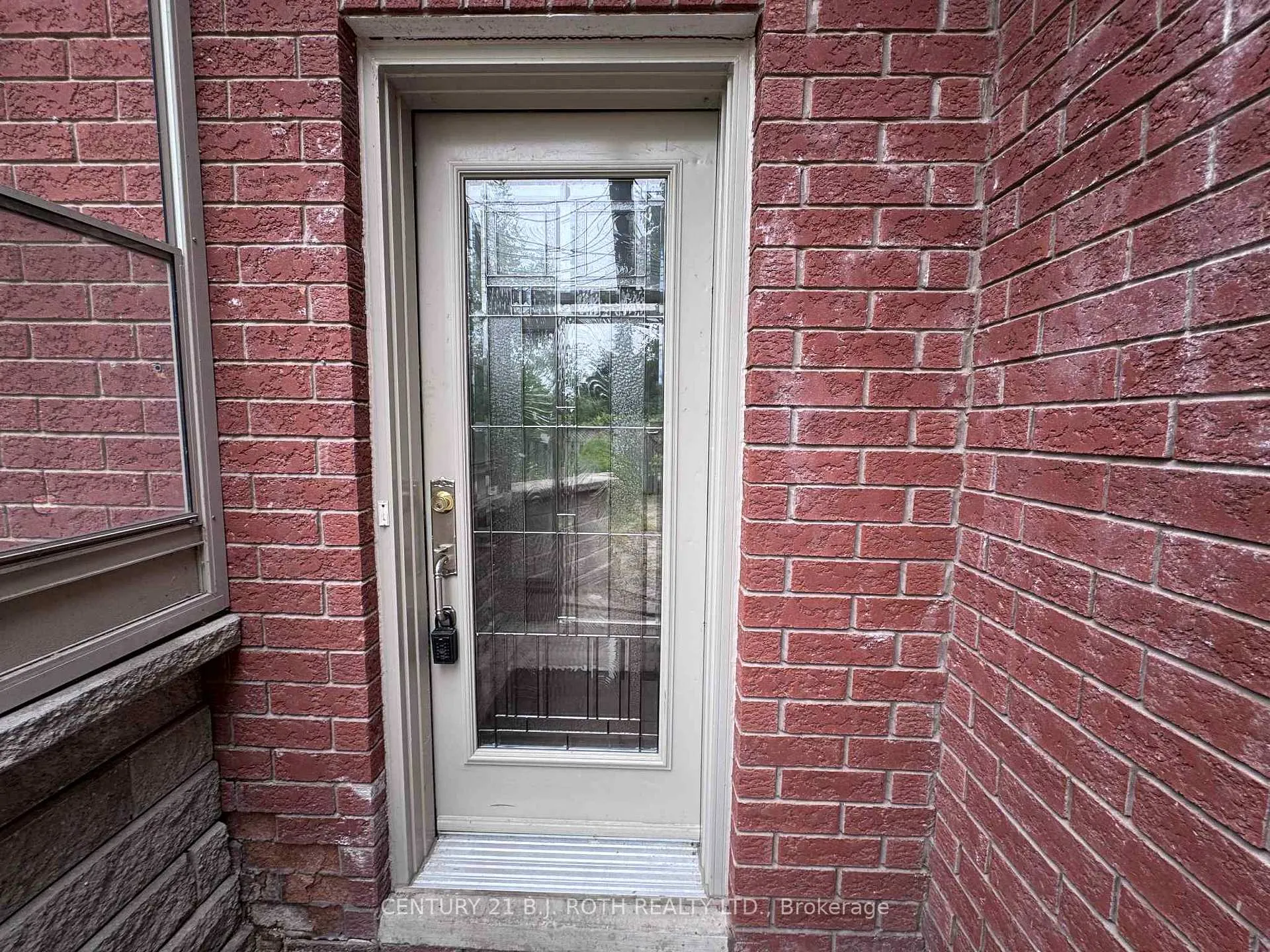 Photo 3 of Unit Lower, 22 Mapleton Avenue, Barrie, Holly — HOMEH