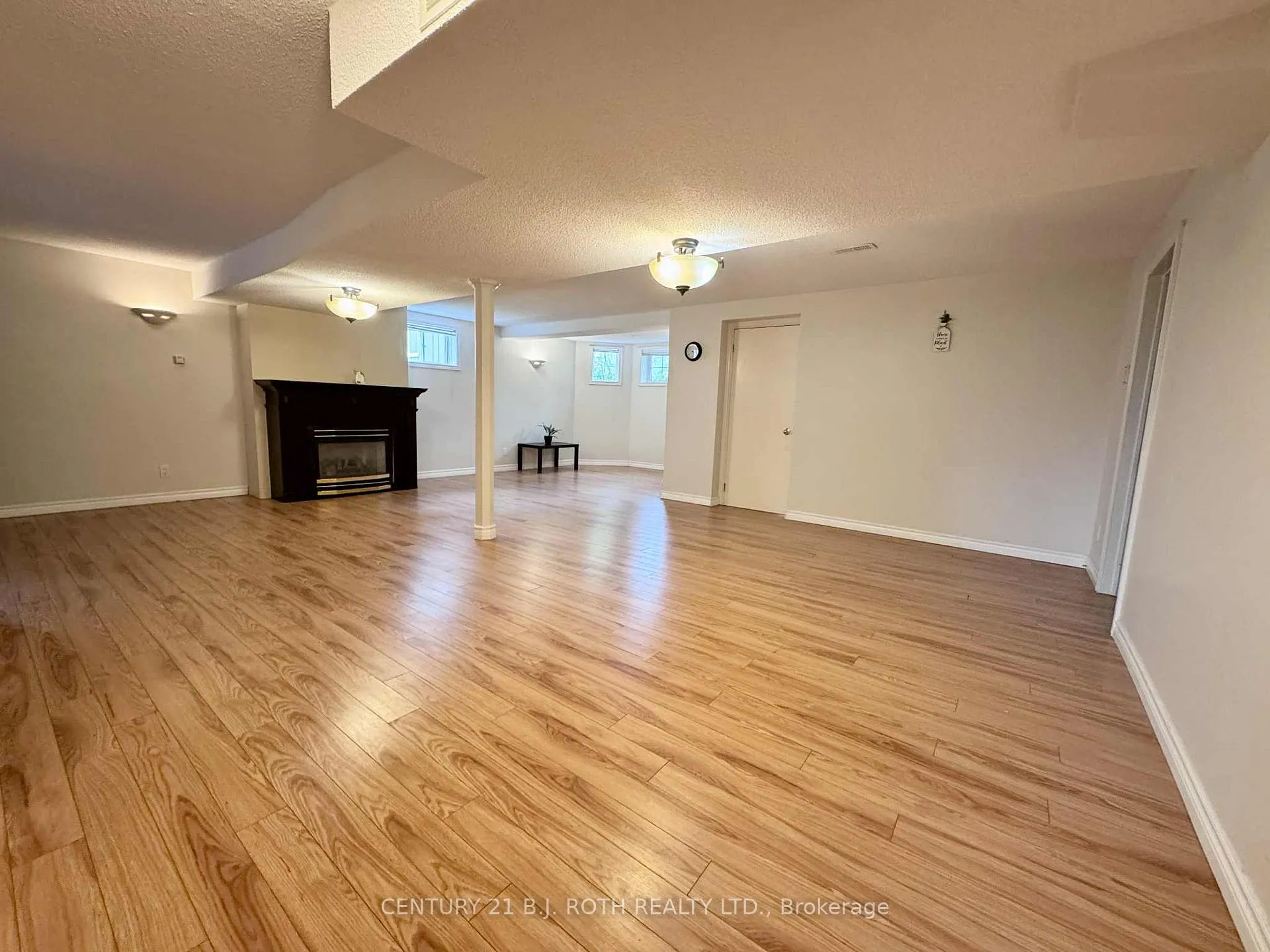 Photo 5 of Unit Lower, 22 Mapleton Avenue, Barrie, Holly — HOMEH