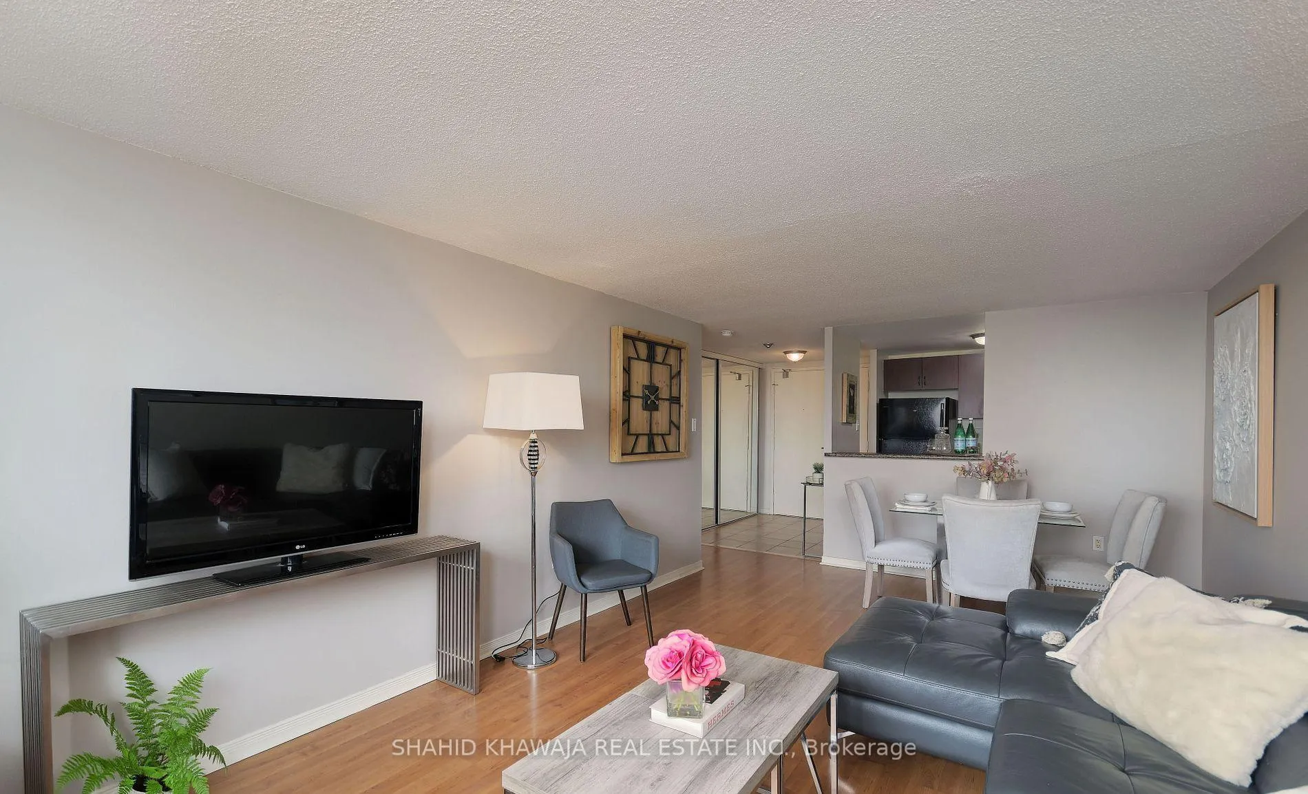 Front of Unit 410, 6720 Glen Erin Drive W