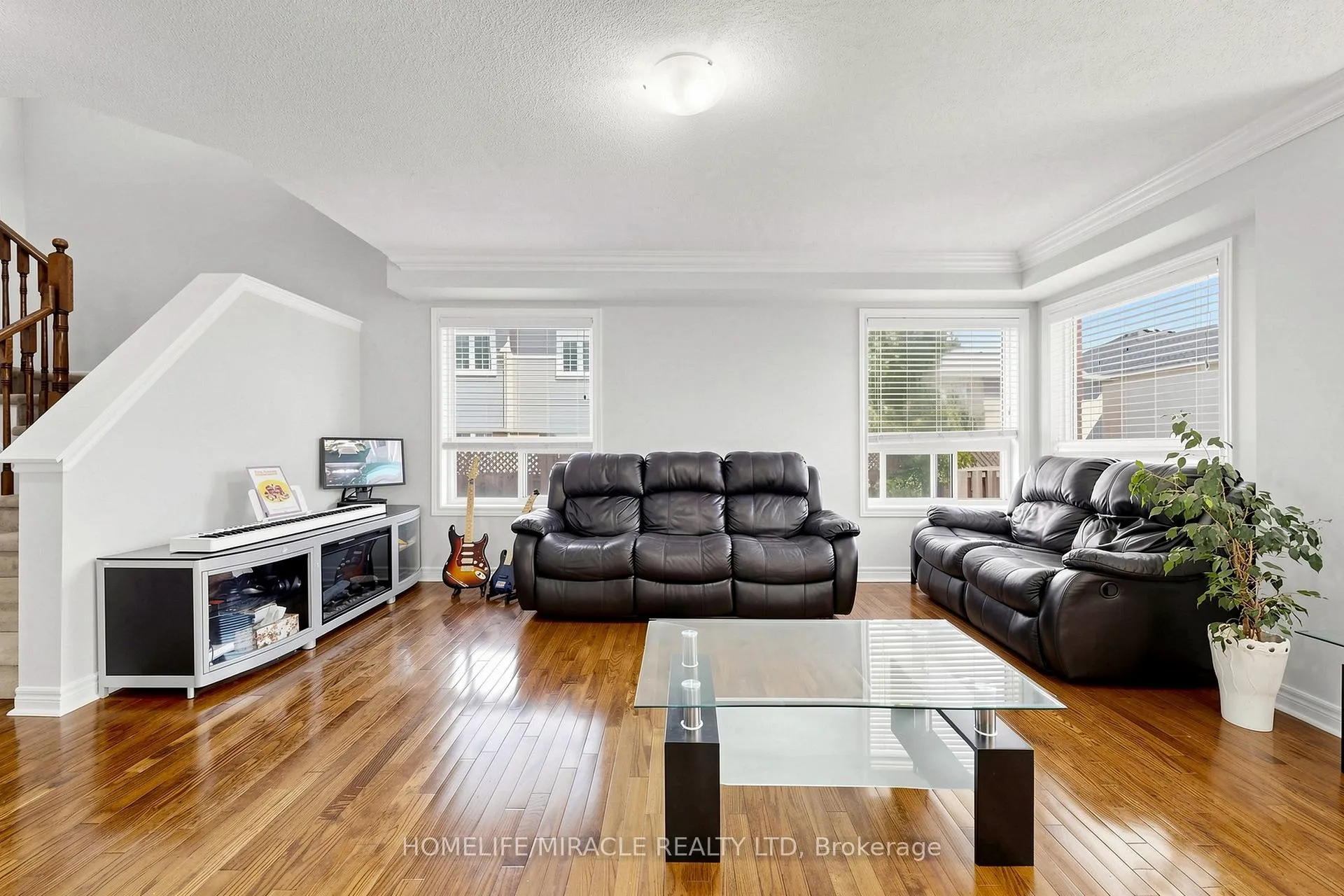Photo 6 of 1026 Holdsworth Crescent, Milton, Coates — HOMEH
