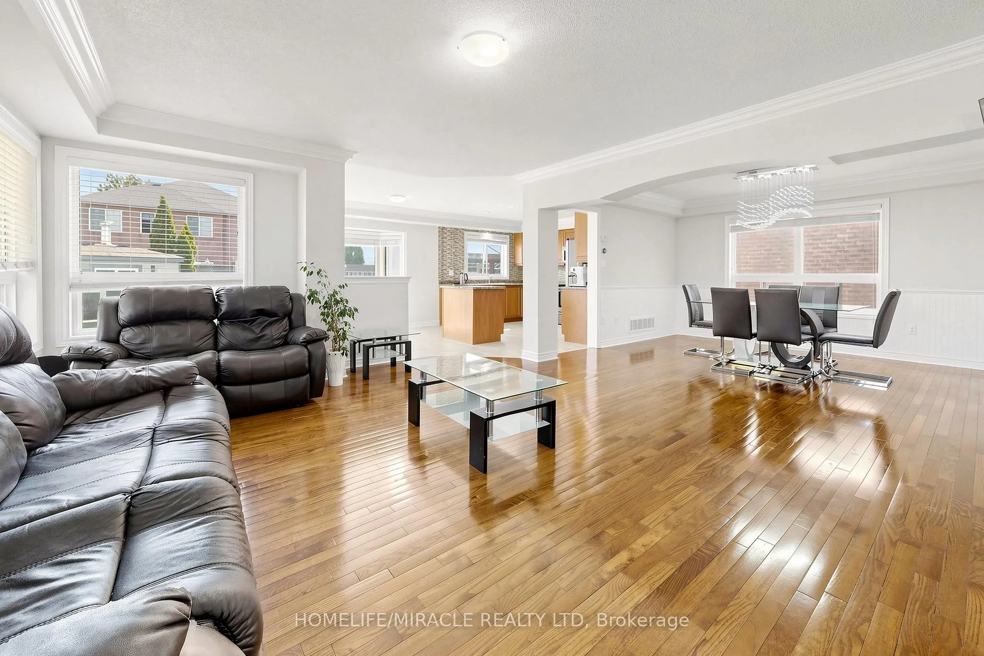 Photo 8 of 1026 Holdsworth Crescent, Milton, Coates — HOMEH