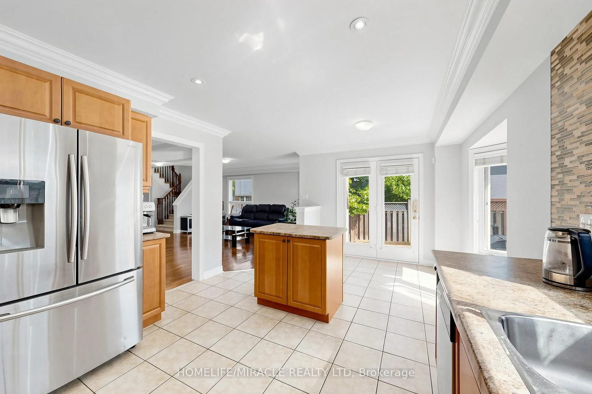 Photo 12 of 1026 Holdsworth Crescent, Milton, Coates — HOMEH