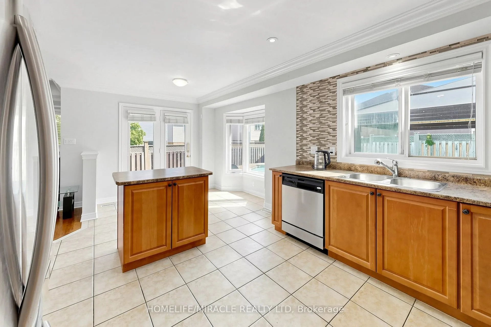 Photo 13 of 1026 Holdsworth Crescent, Milton, Coates — HOMEH