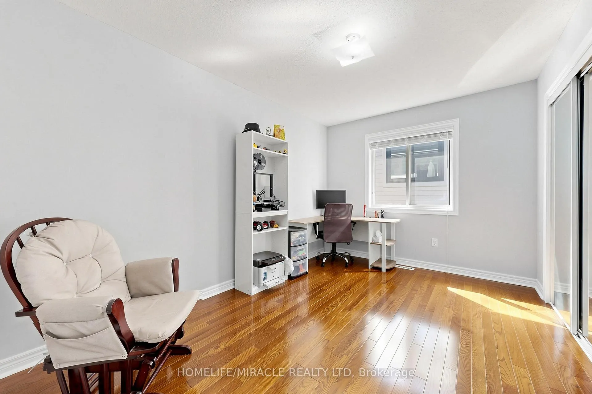 Photo 21 of 1026 Holdsworth Crescent, Milton, Coates — HOMEH