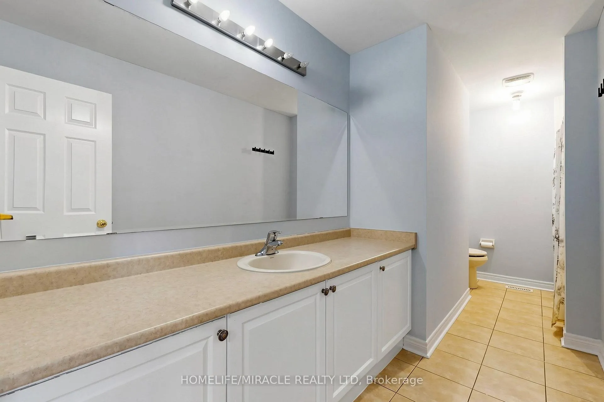 Photo 28 of 1026 Holdsworth Crescent, Milton, Coates — HOMEH